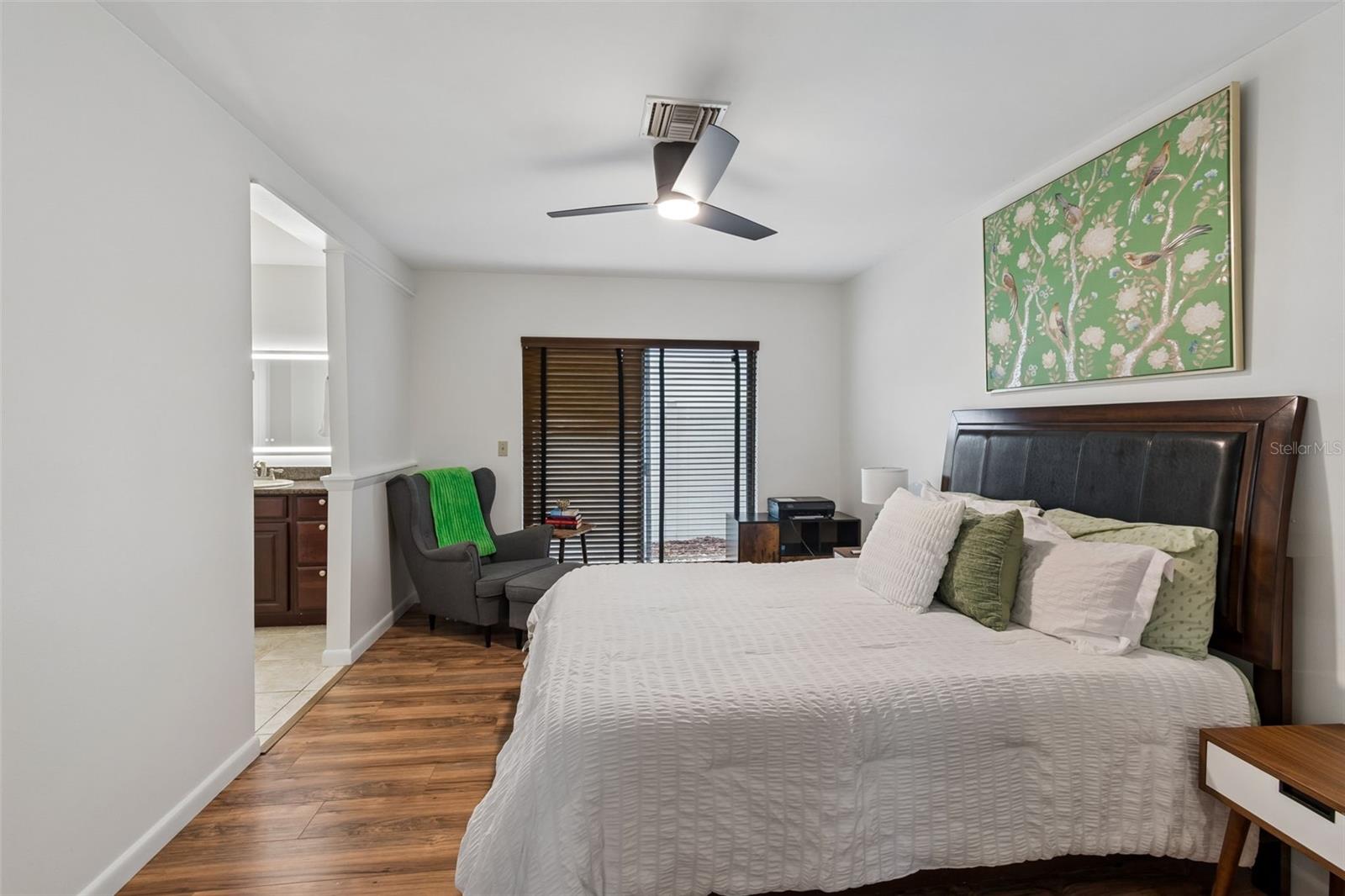 Image 34 of 97 For 15824 Knollview Drive