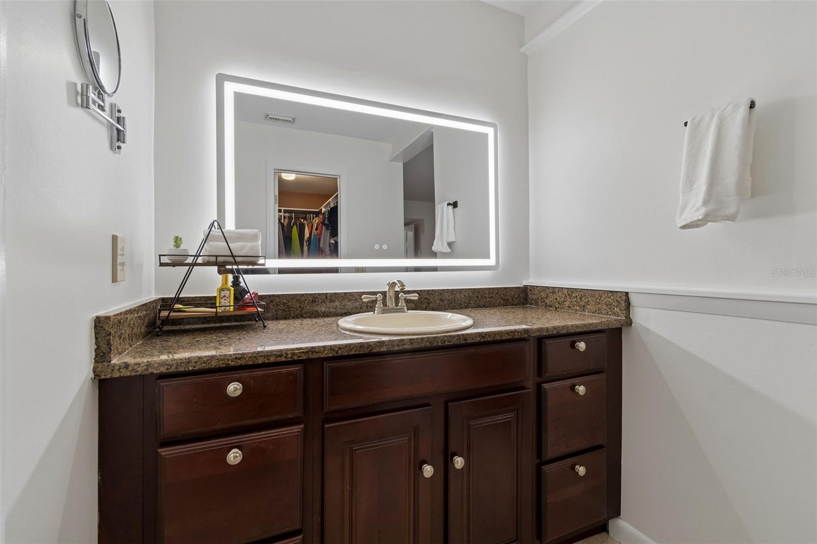 Image 39 of 97 For 15824 Knollview Drive