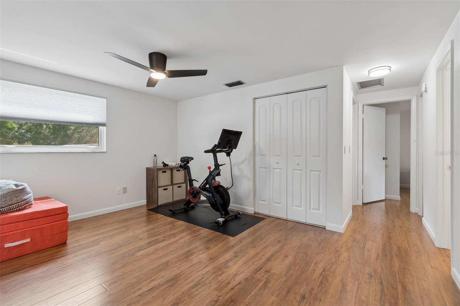 Image 42 of 97 For 15824 Knollview Drive