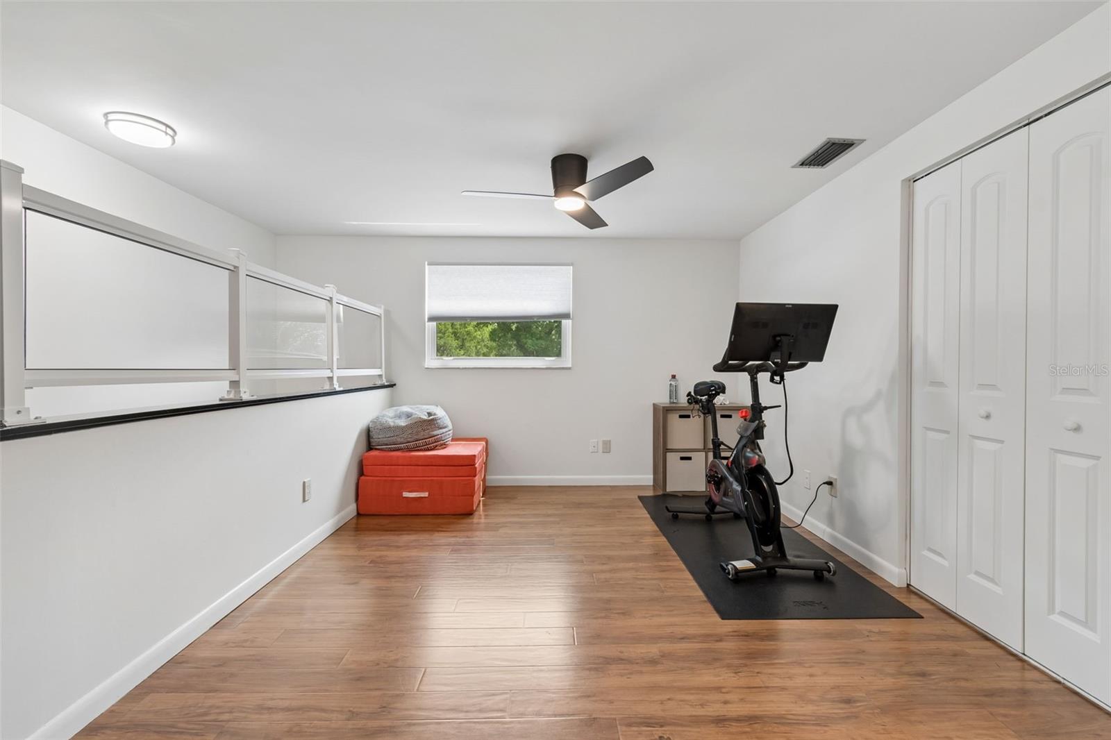 Image 43 of 97 For 15824 Knollview Drive