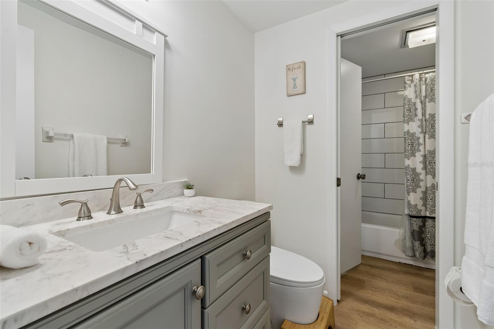 Image 51 of 97 For 15824 Knollview Drive