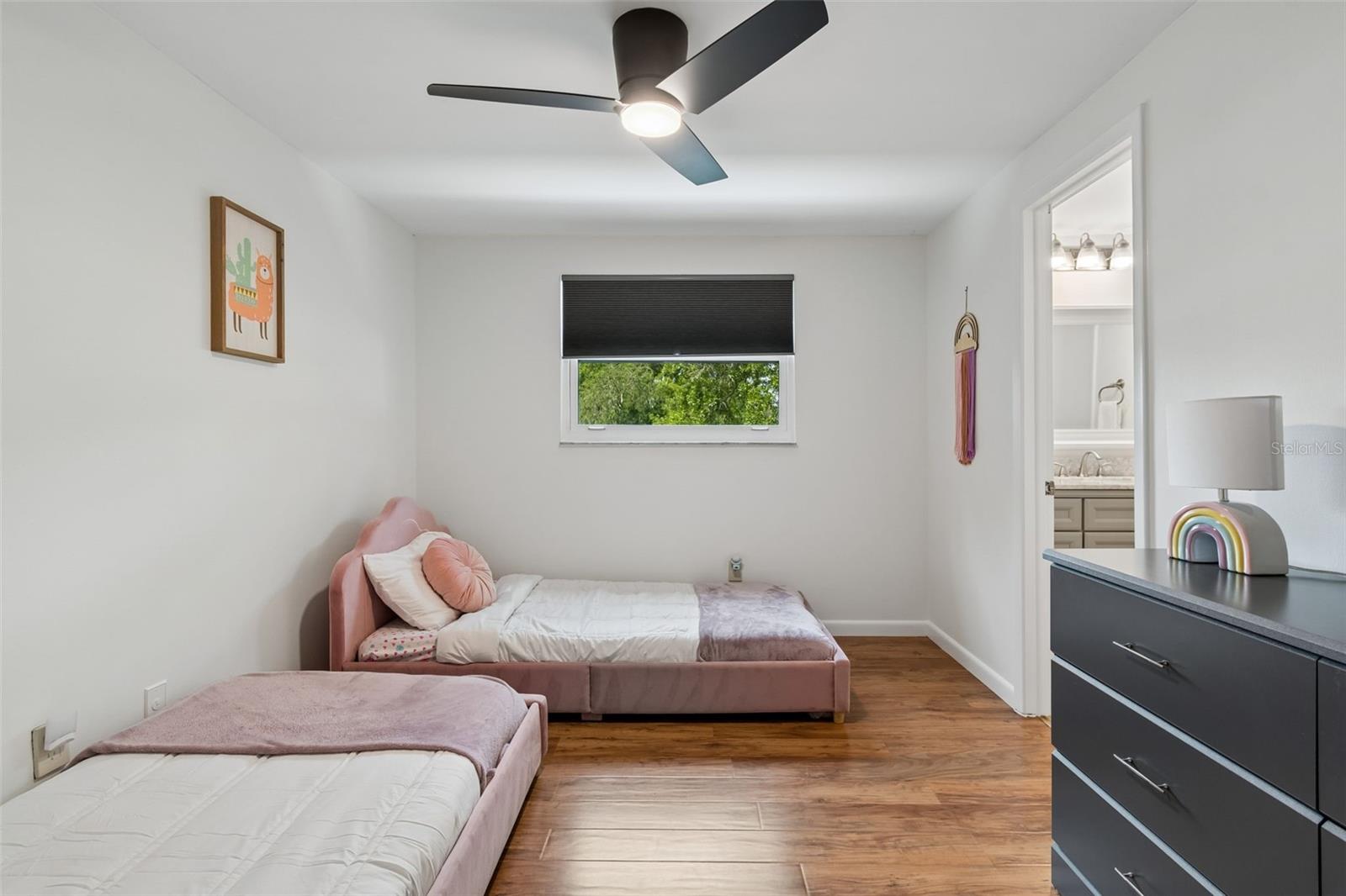 Image 57 of 97 For 15824 Knollview Drive