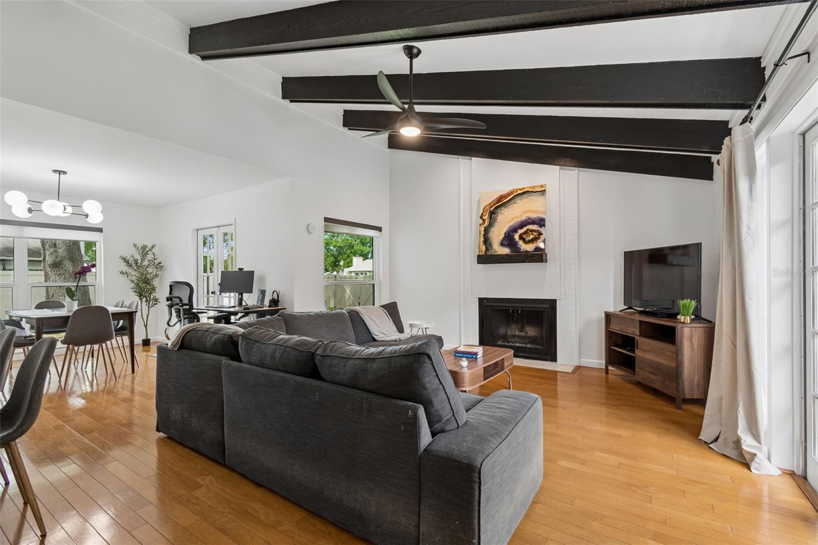 Image 7 of 97 For 15824 Knollview Drive