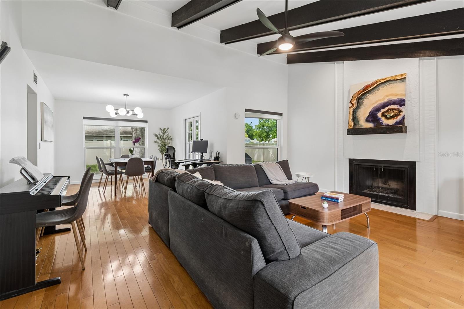 Image 8 of 97 For 15824 Knollview Drive