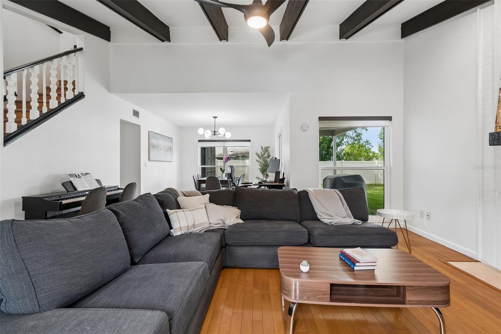 Image 9 of 97 For 15824 Knollview Drive