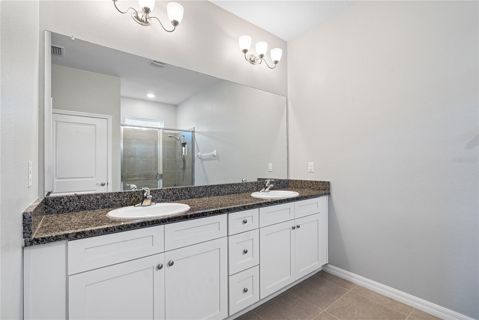 Image 18 of 24 For 1092 Pipestone Place