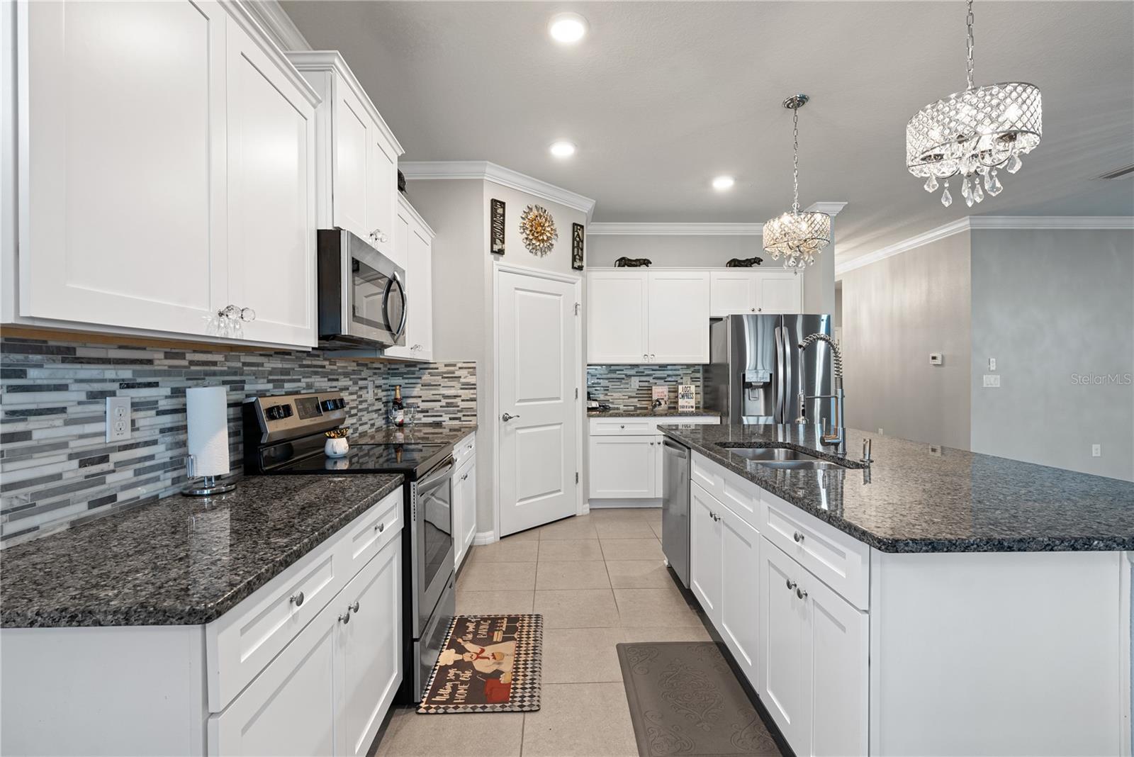 Image 3 of 24 For 1092 Pipestone Place