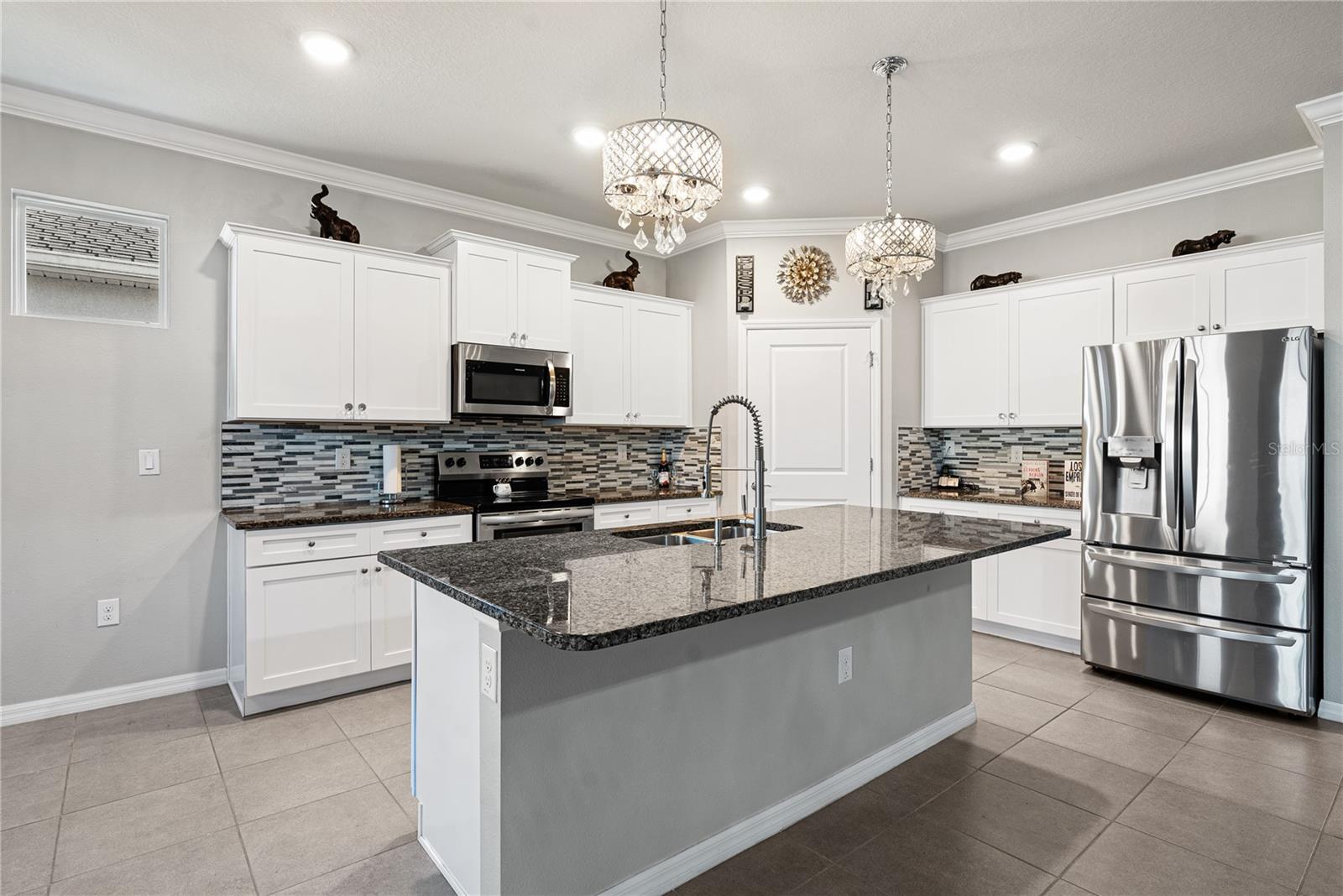 Image 4 of 24 For 1092 Pipestone Place