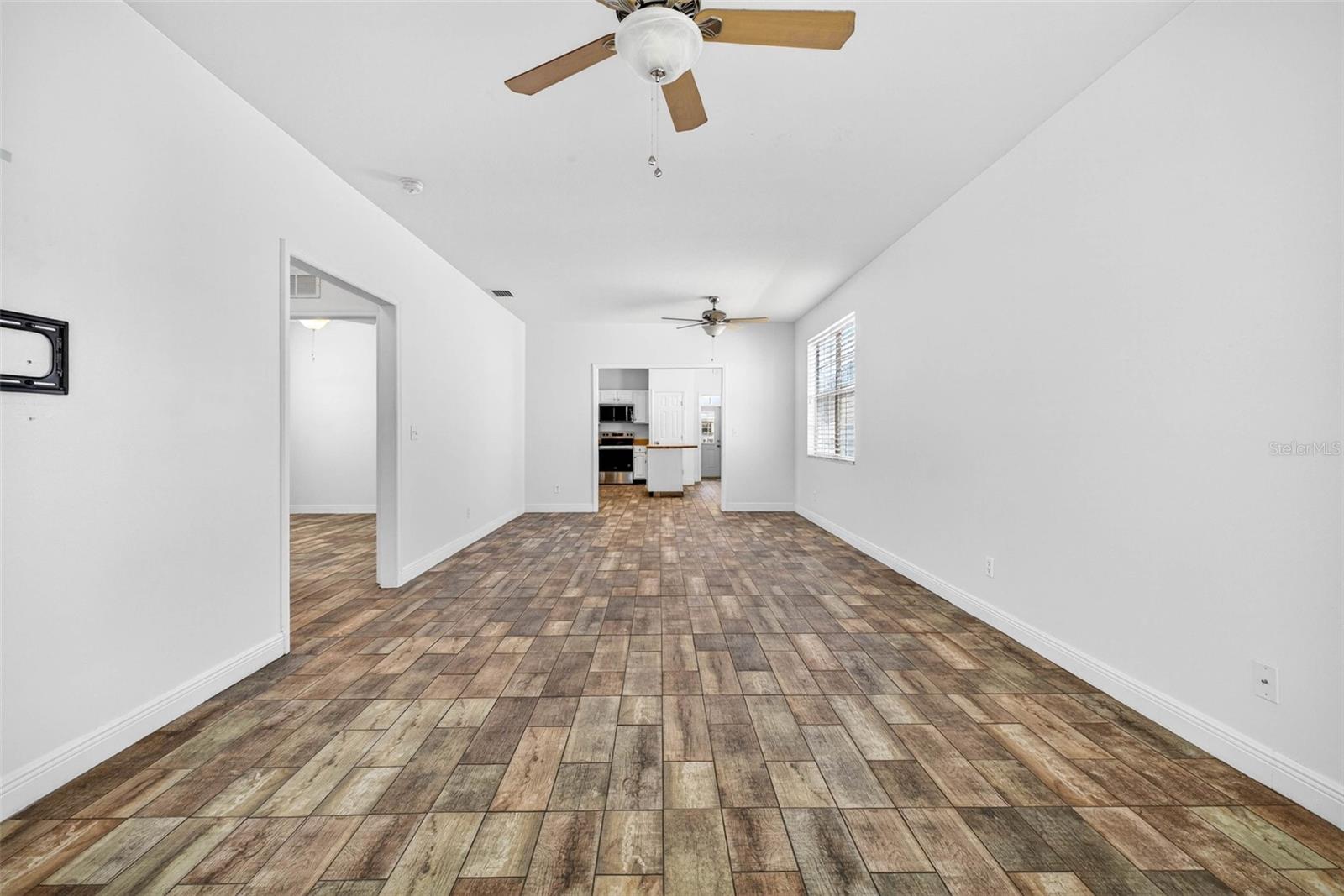 Image 10 of 55 For 6450 Ashville Dr