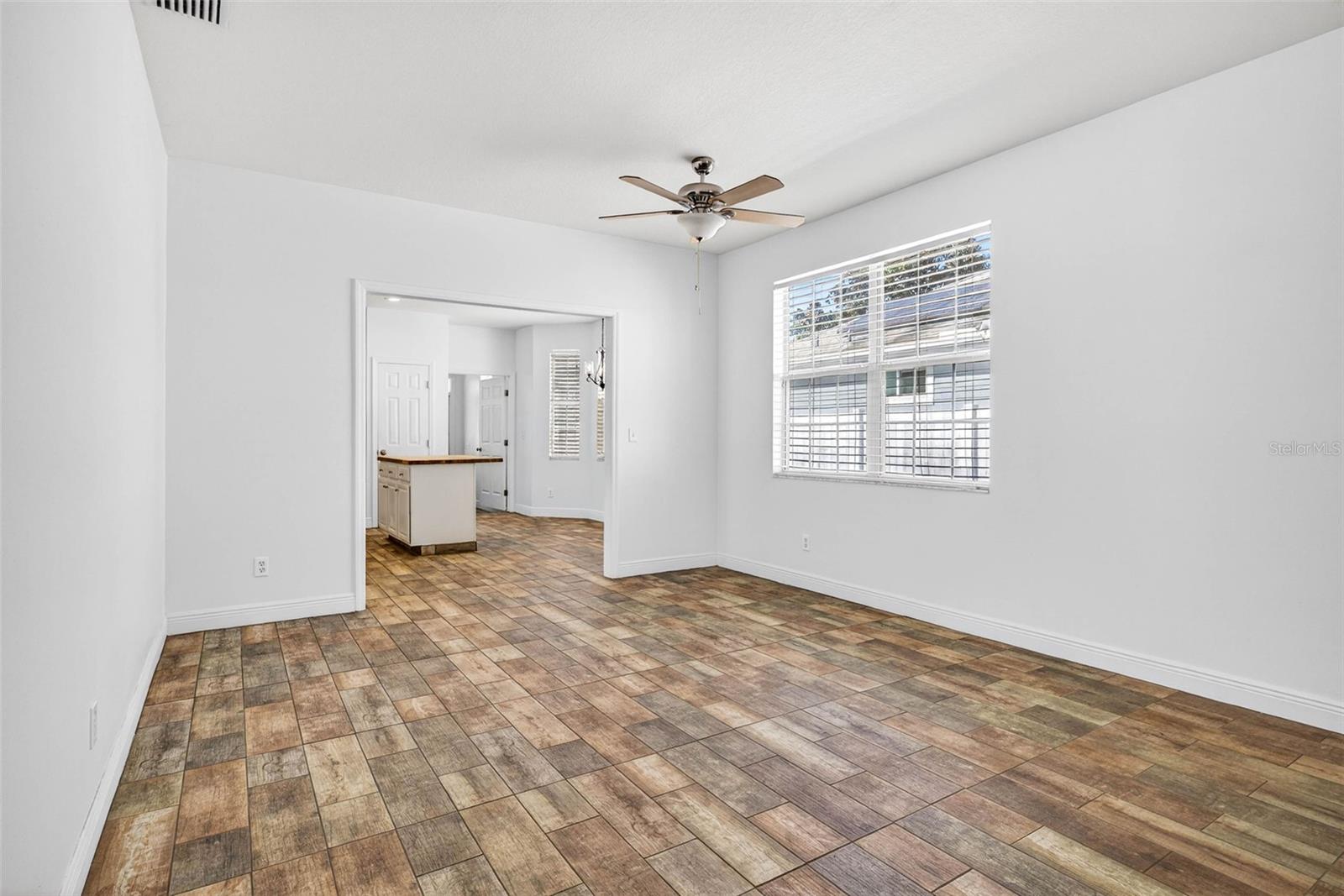 Image 16 of 55 For 6450 Ashville Dr