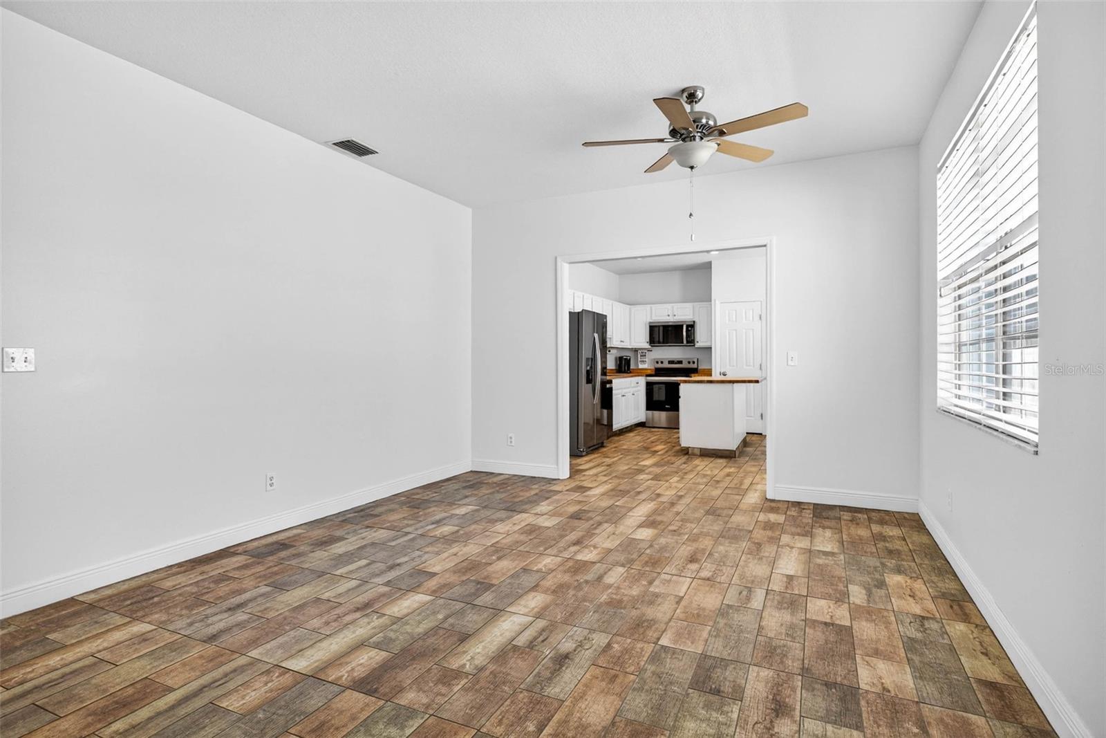 Image 17 of 55 For 6450 Ashville Dr