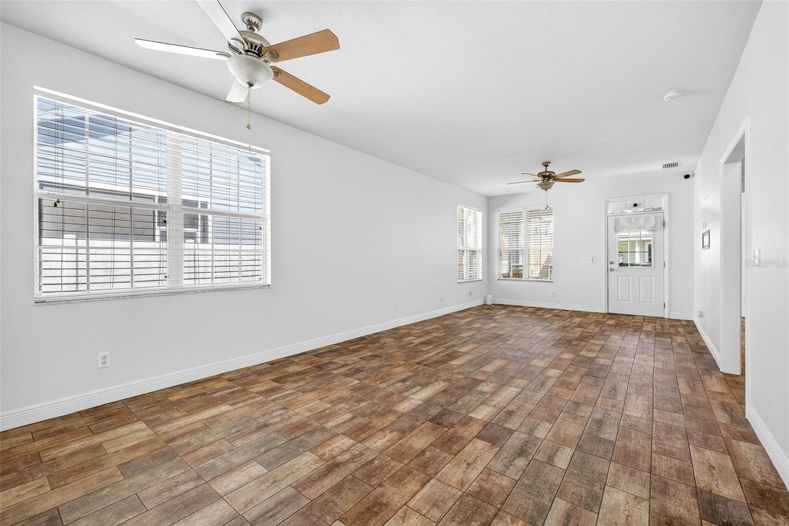 Image 18 of 55 For 6450 Ashville Dr