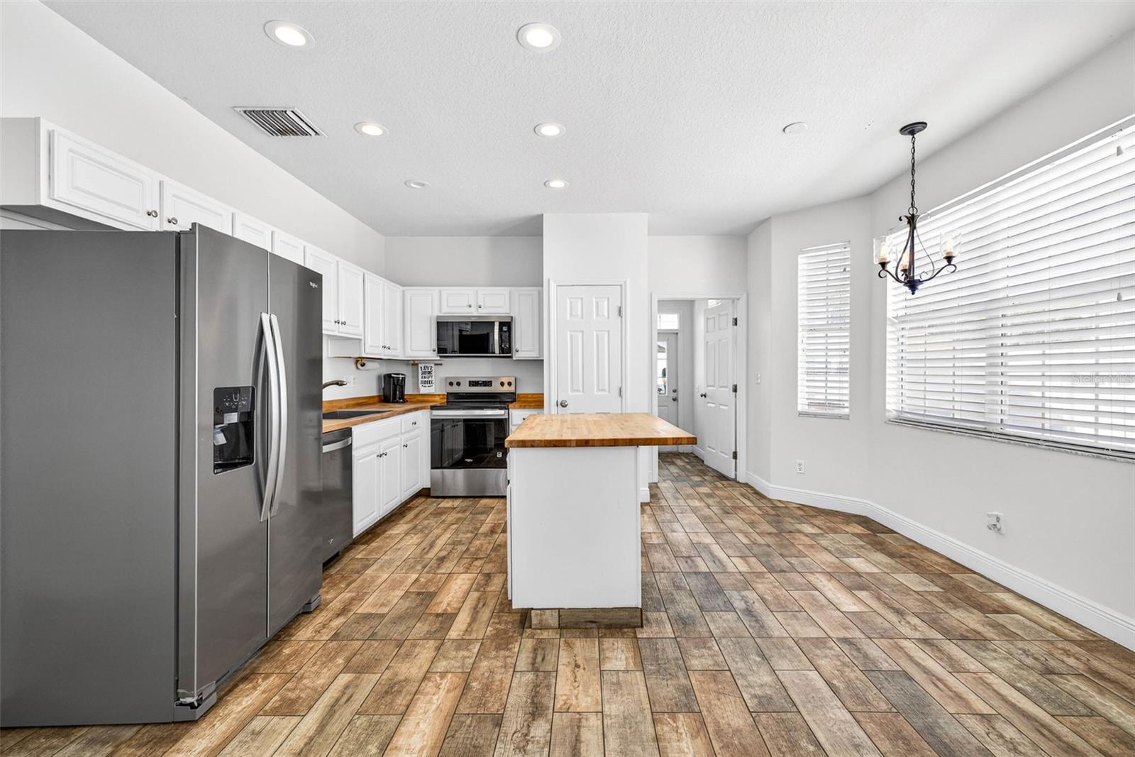 Image 21 of 55 For 6450 Ashville Dr