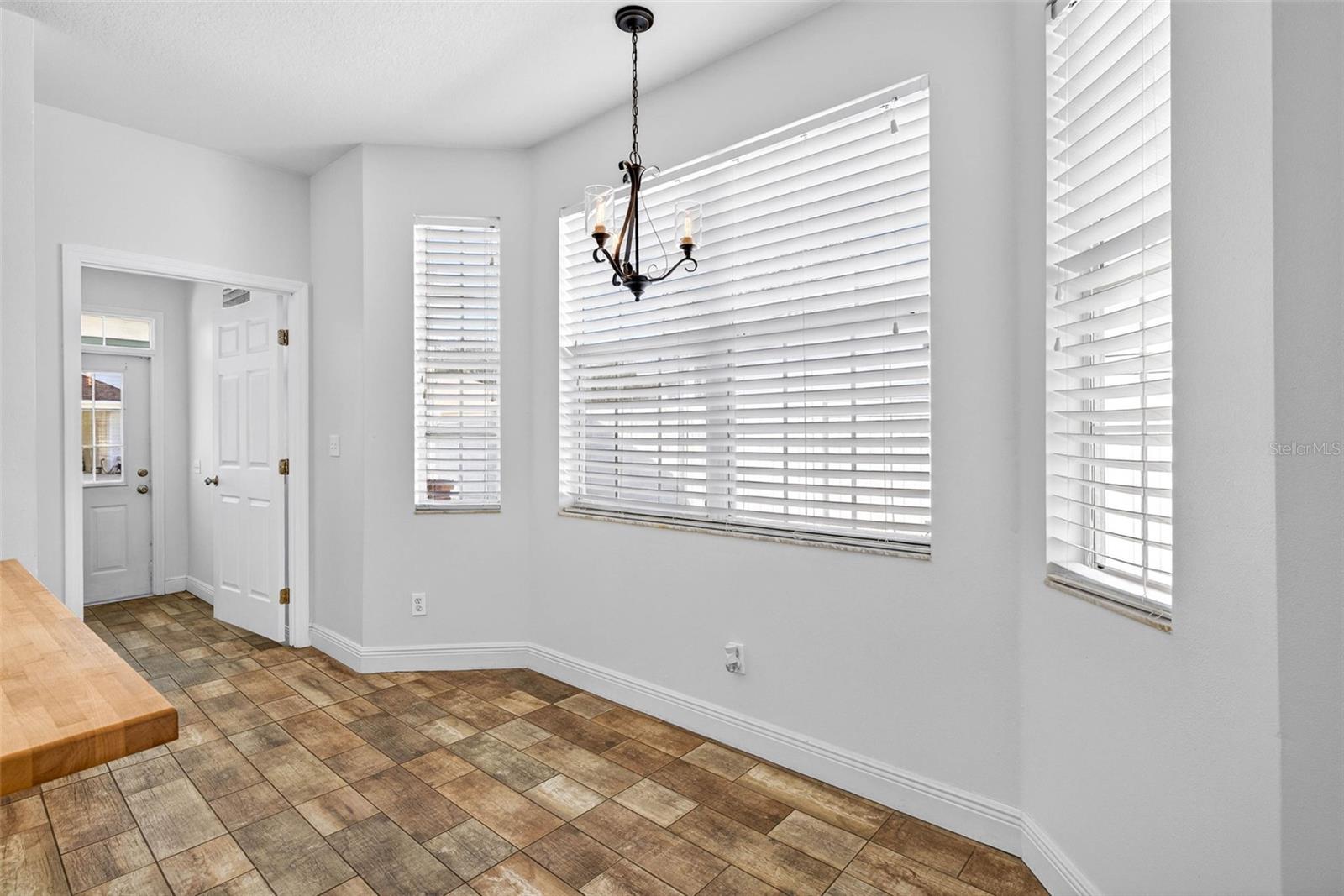 Image 27 of 55 For 6450 Ashville Dr