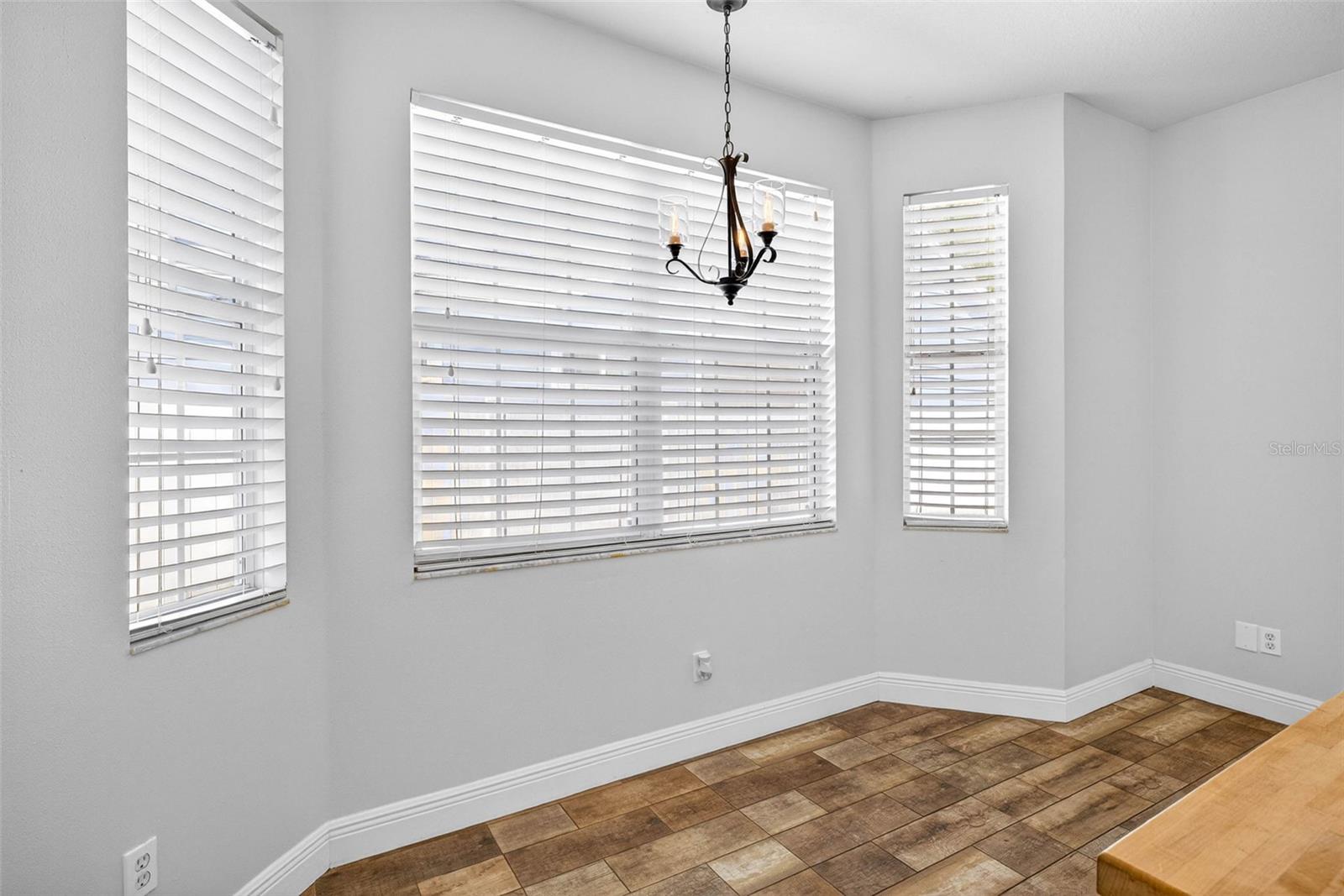 Image 28 of 55 For 6450 Ashville Dr