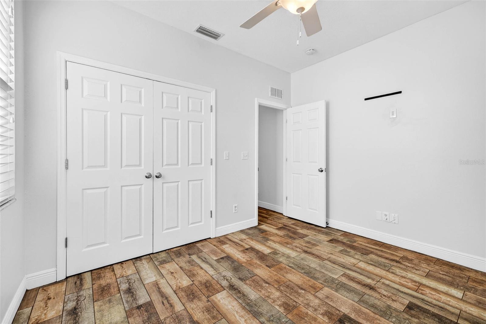 Image 32 of 55 For 6450 Ashville Dr