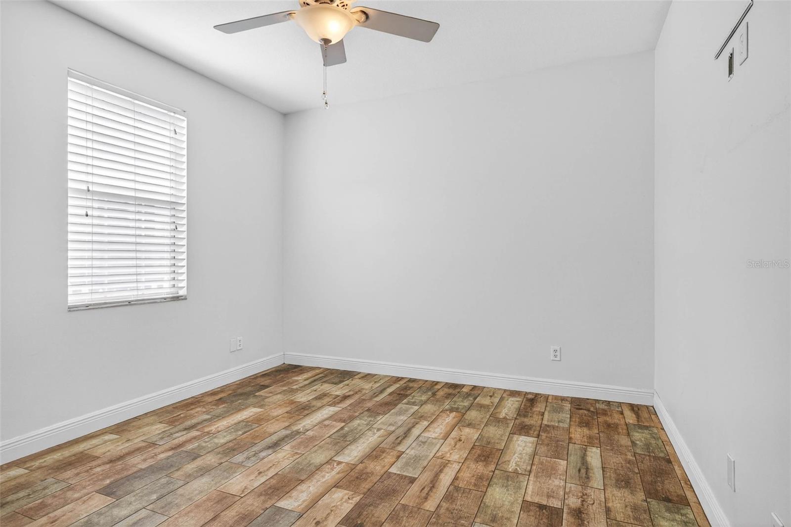 Image 33 of 55 For 6450 Ashville Dr