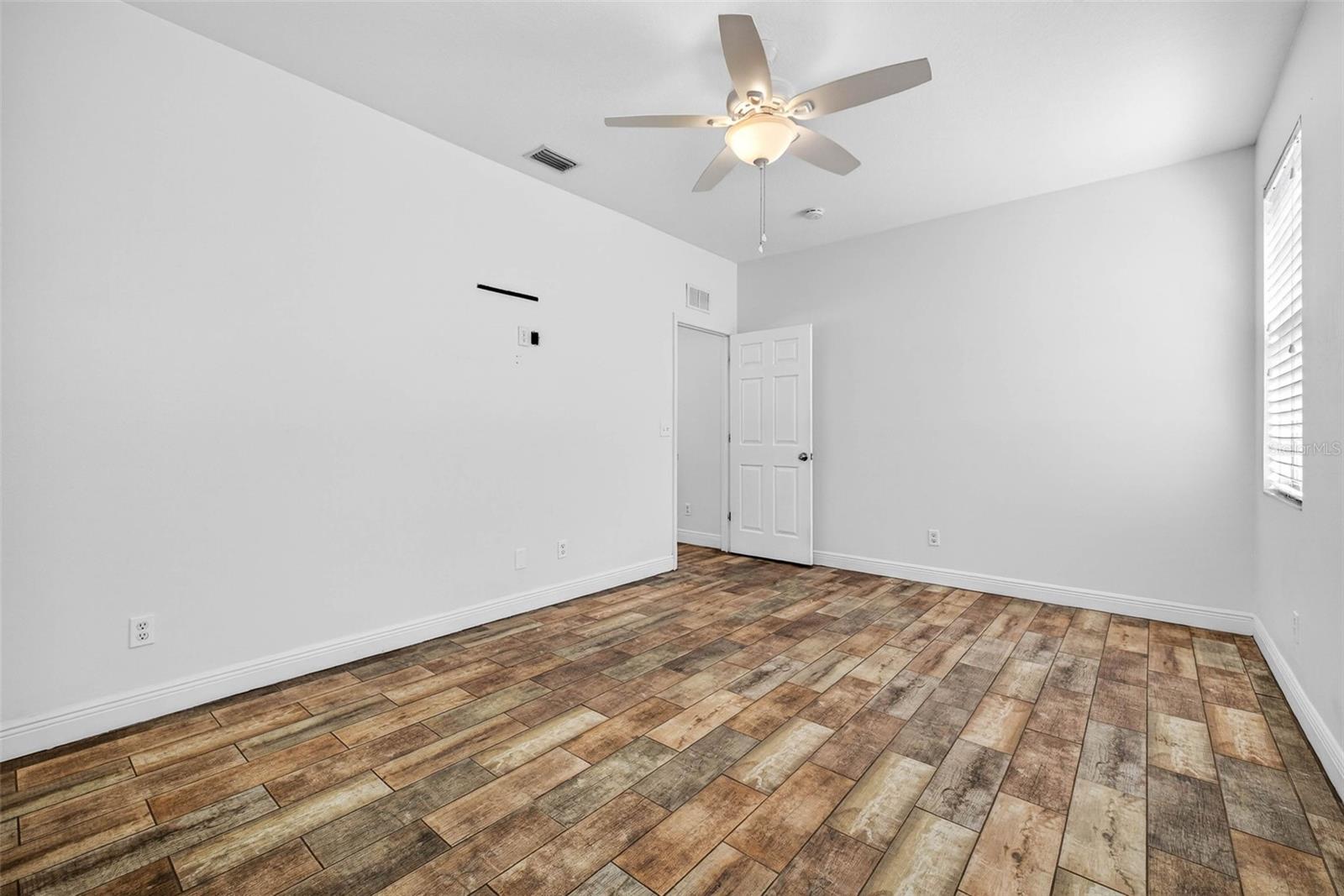 Image 39 of 55 For 6450 Ashville Dr