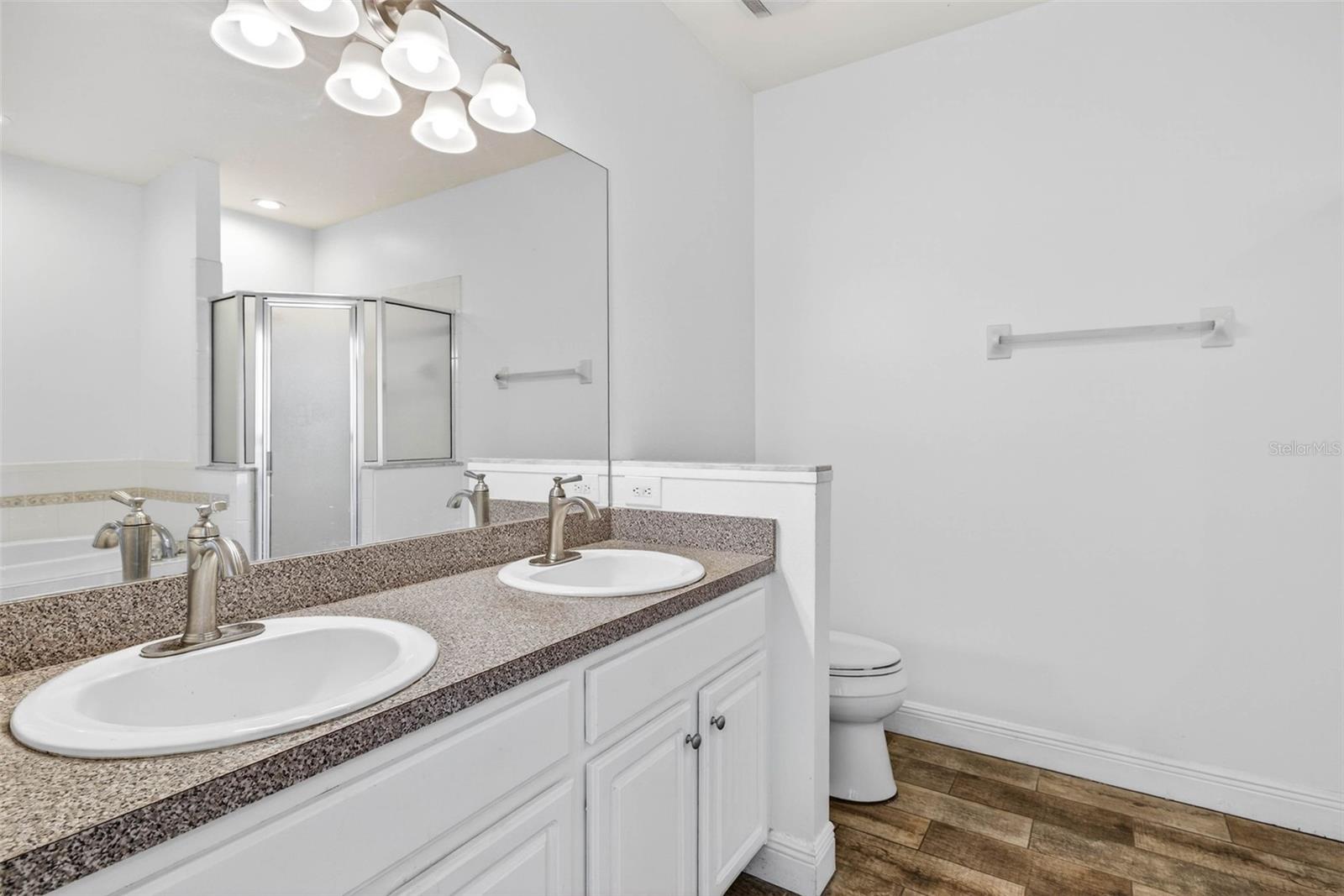 Image 42 of 55 For 6450 Ashville Dr