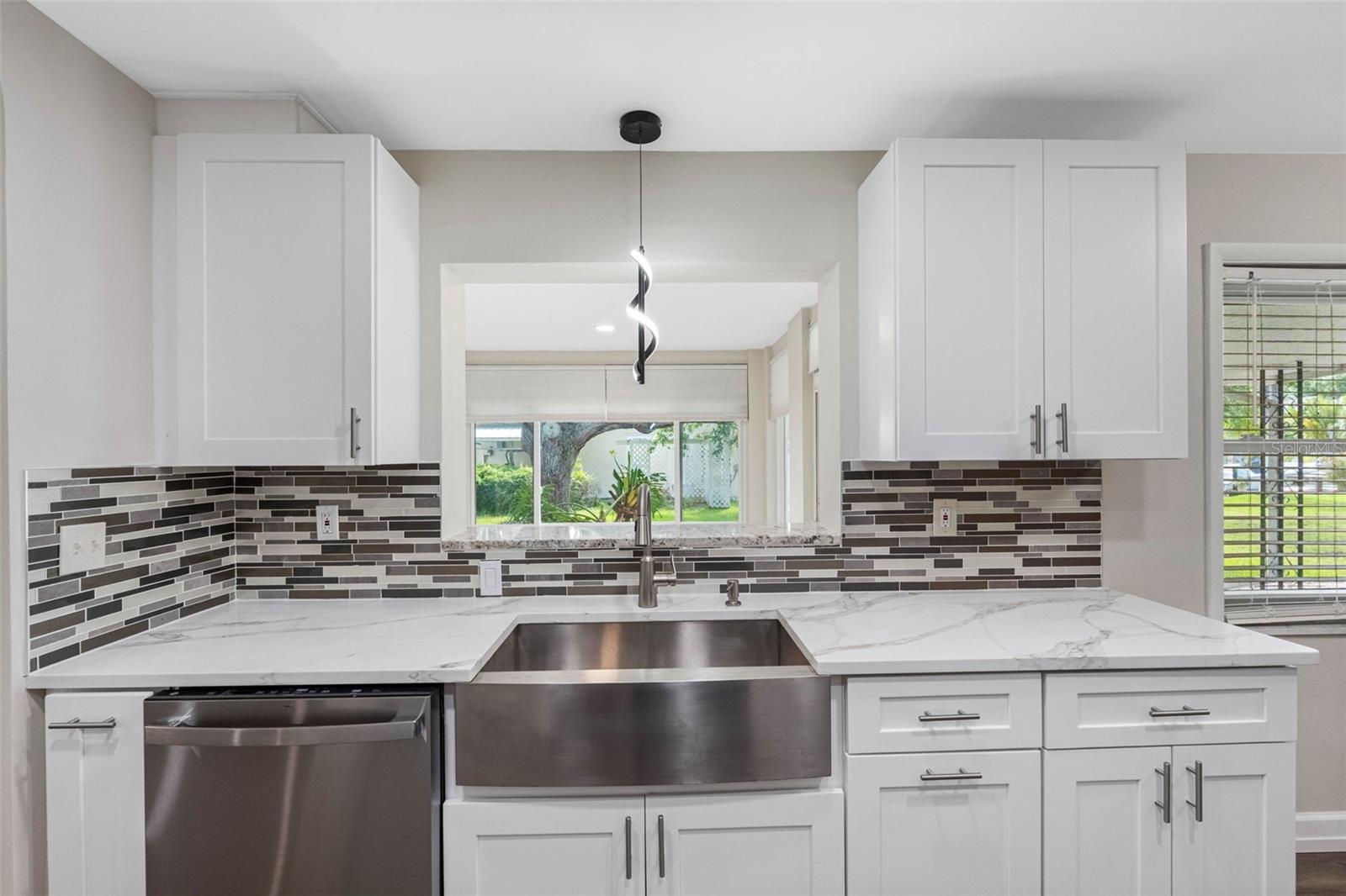 Listing photo id 9 for 624 Orange Street