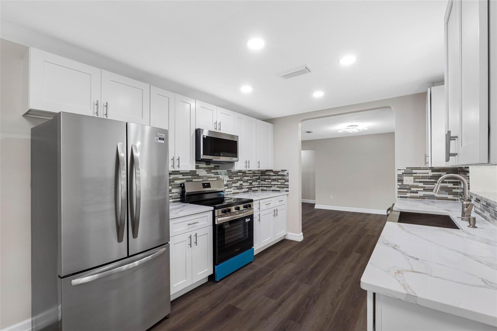 Listing photo id 11 for 624 Orange Street