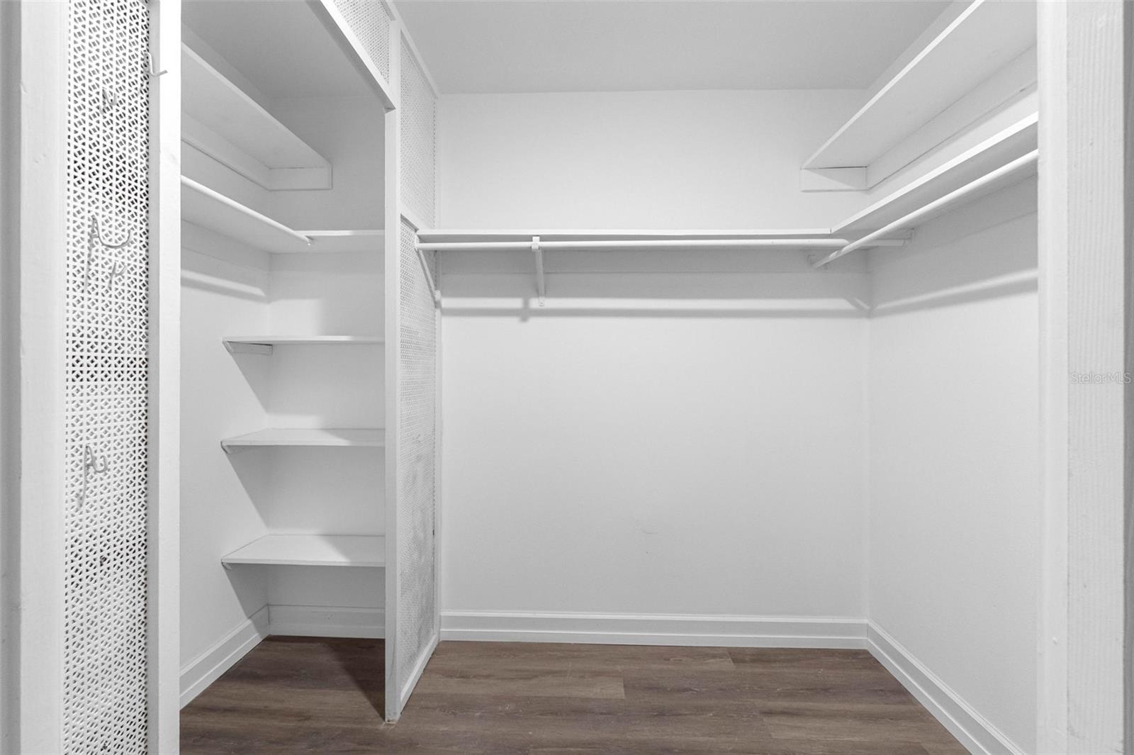 Listing photo id 14 for 624 Orange Street