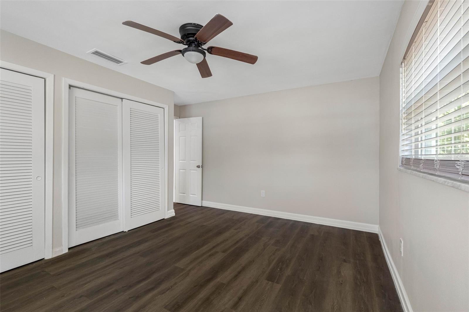 Listing photo id 16 for 624 Orange Street