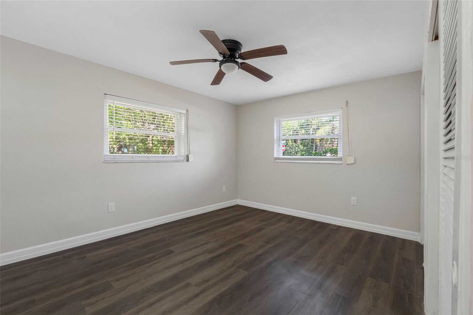 Listing photo id 17 for 624 Orange Street