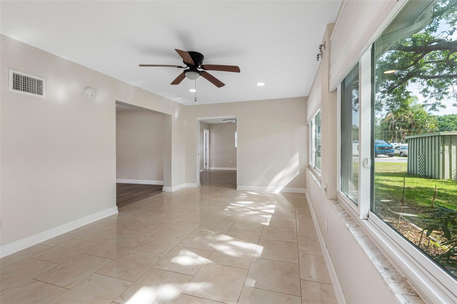 Listing photo id 20 for 624 Orange Street