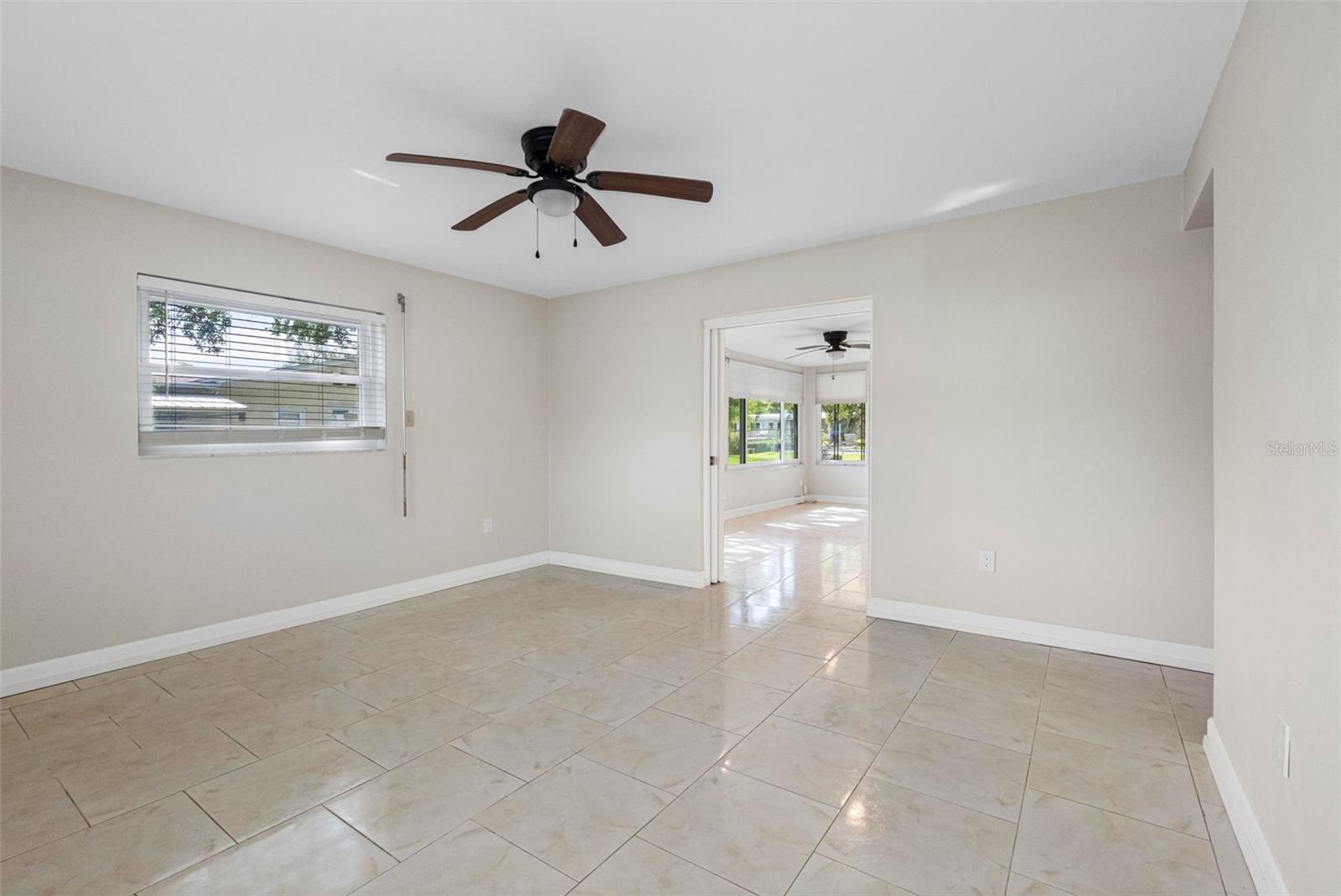 Listing photo id 21 for 624 Orange Street