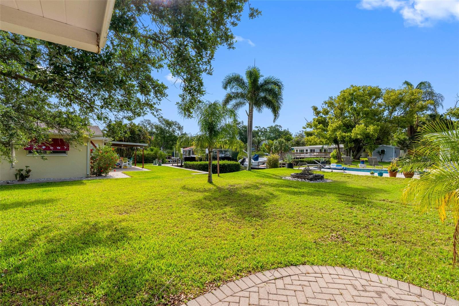 Listing photo id 33 for 624 Orange Street