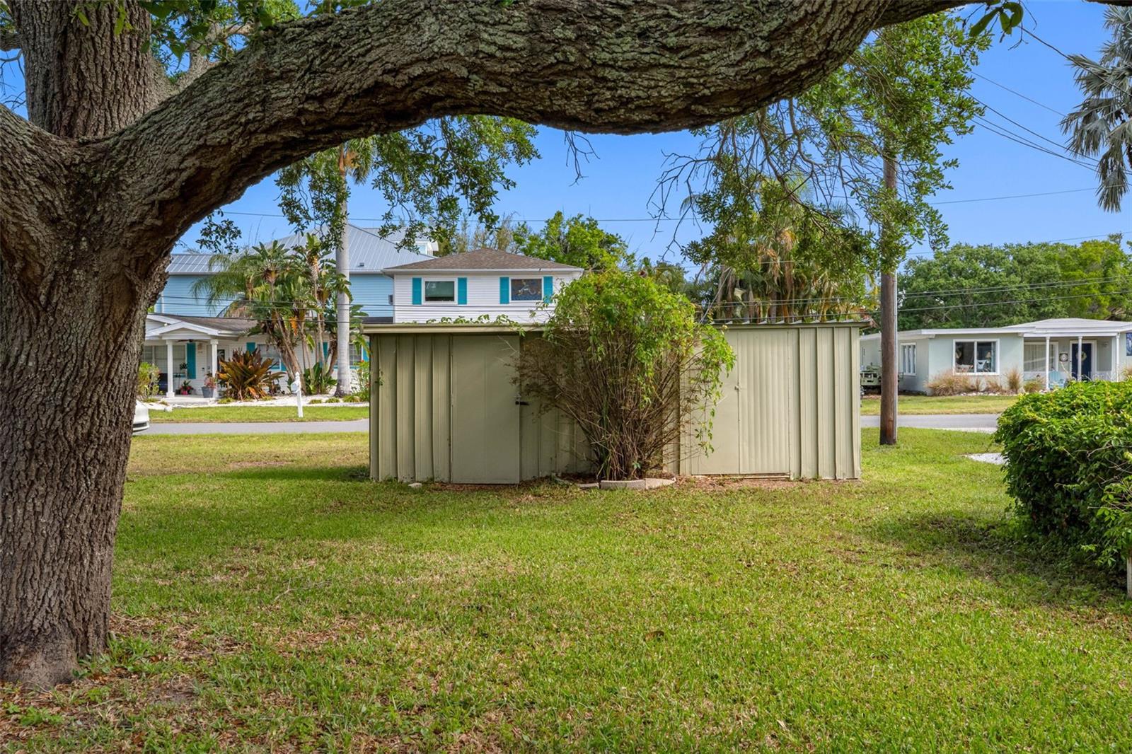 Listing photo id 36 for 624 Orange Street