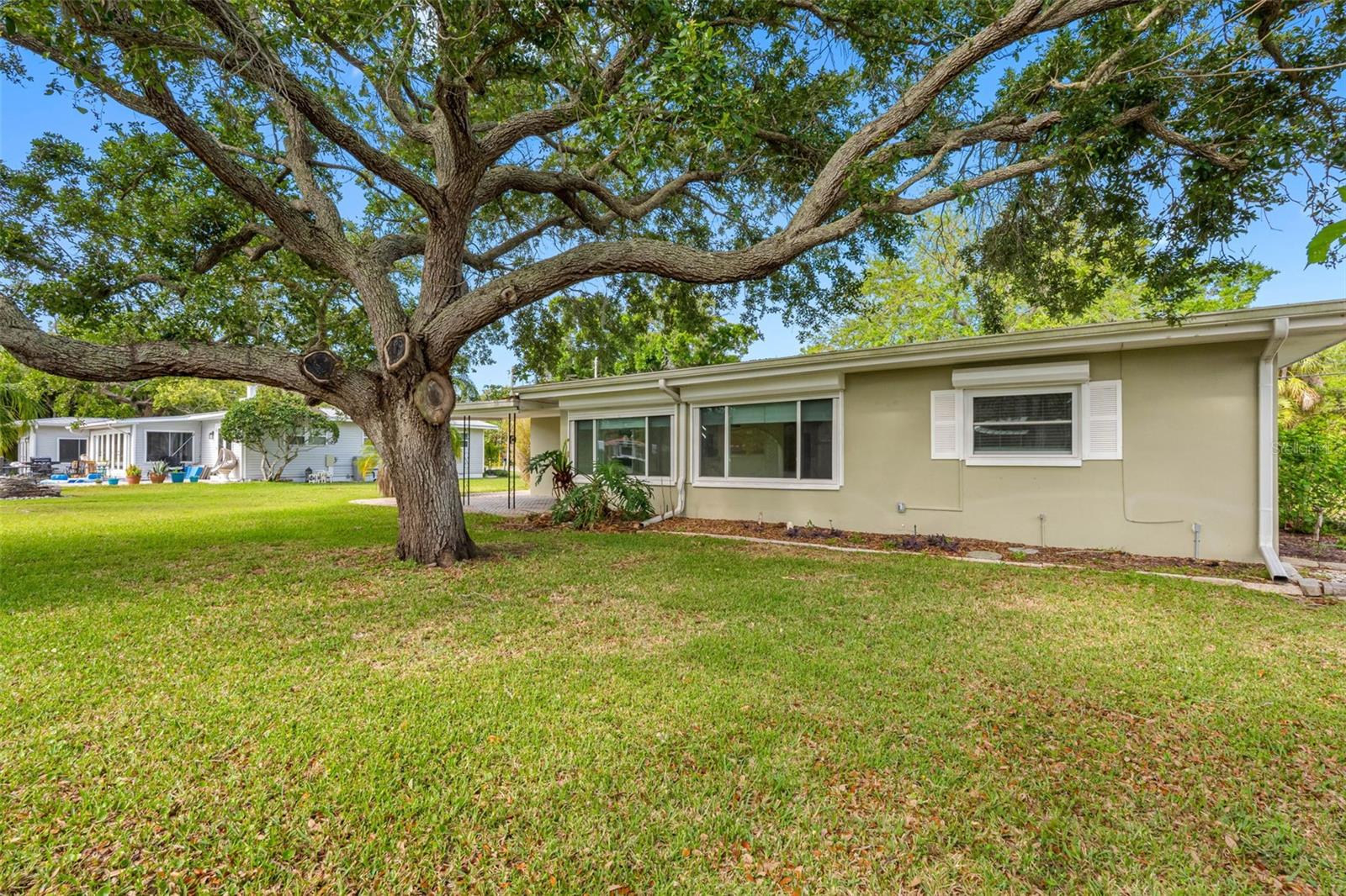 Listing photo id 38 for 624 Orange Street