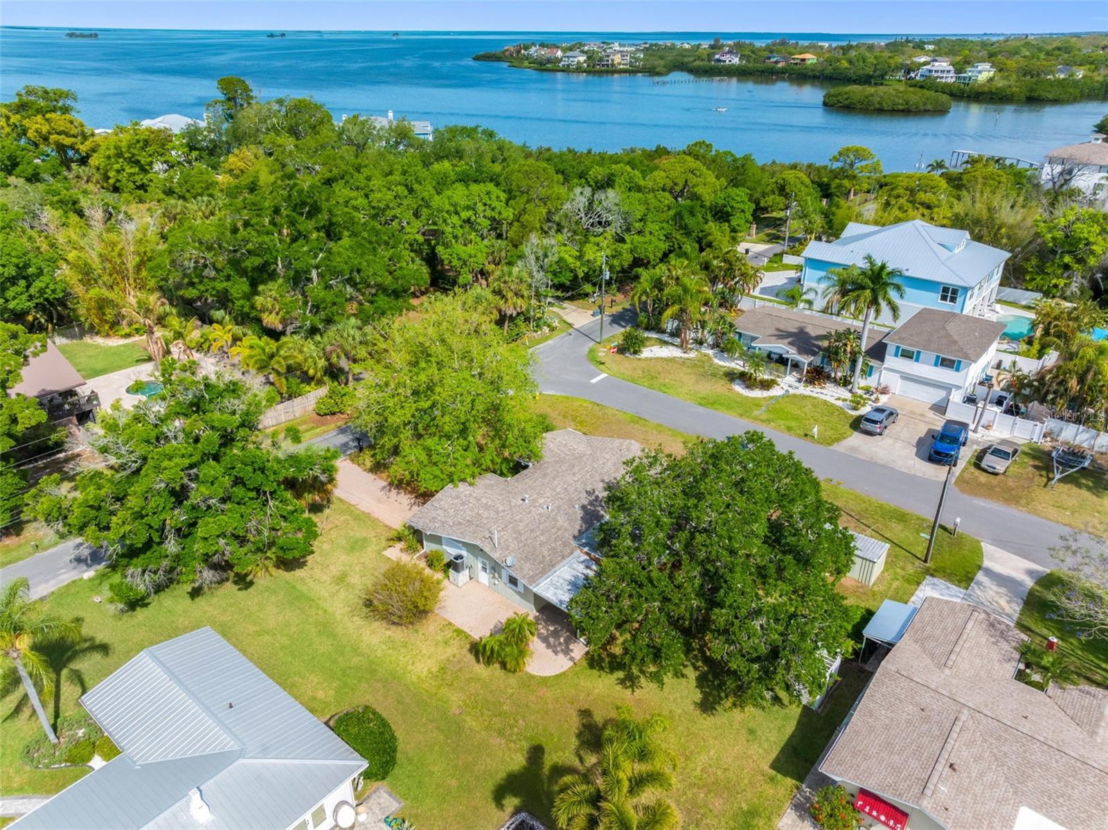 Listing photo id 41 for 624 Orange Street