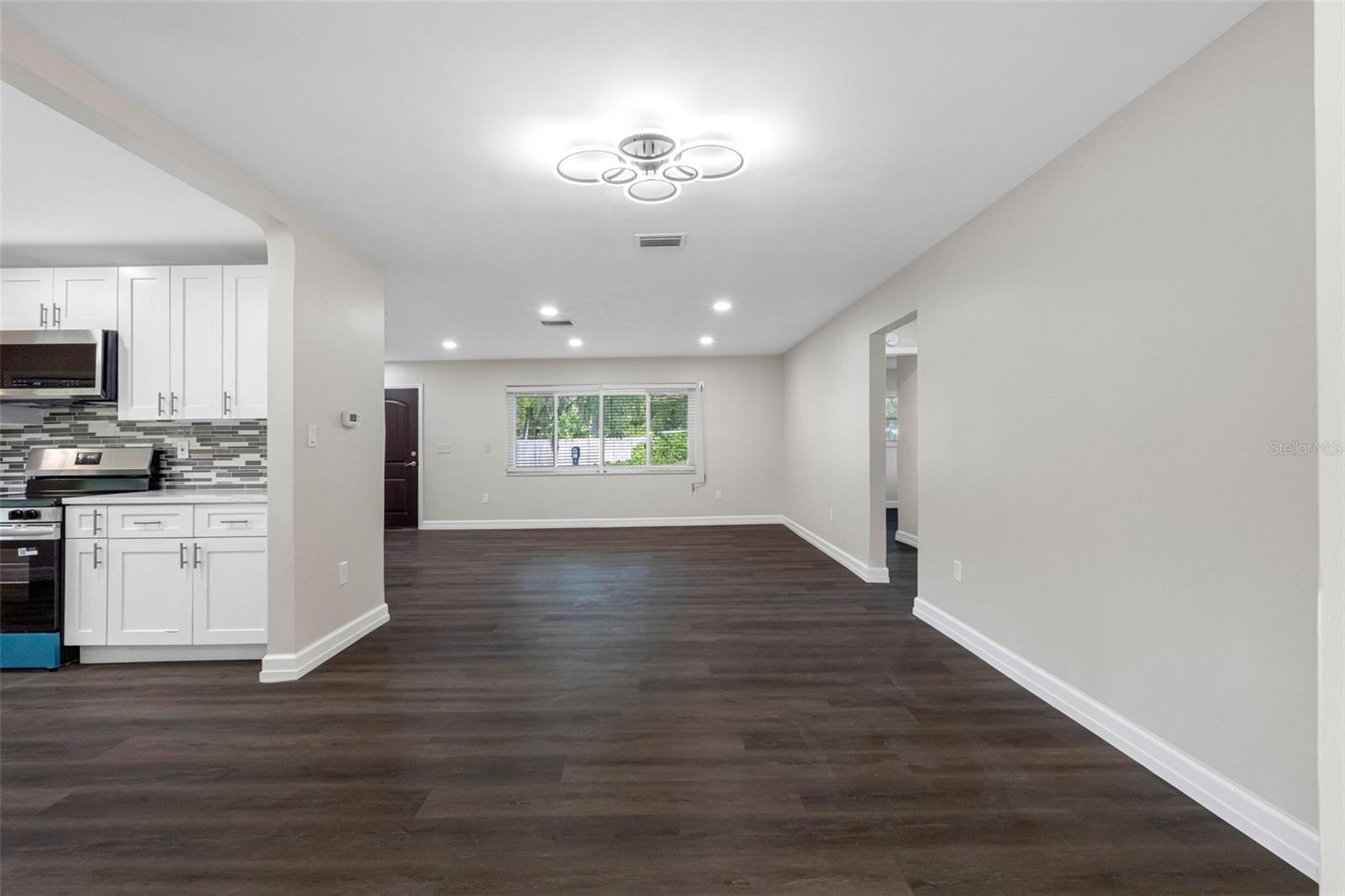 Listing photo id 6 for 624 Orange Street