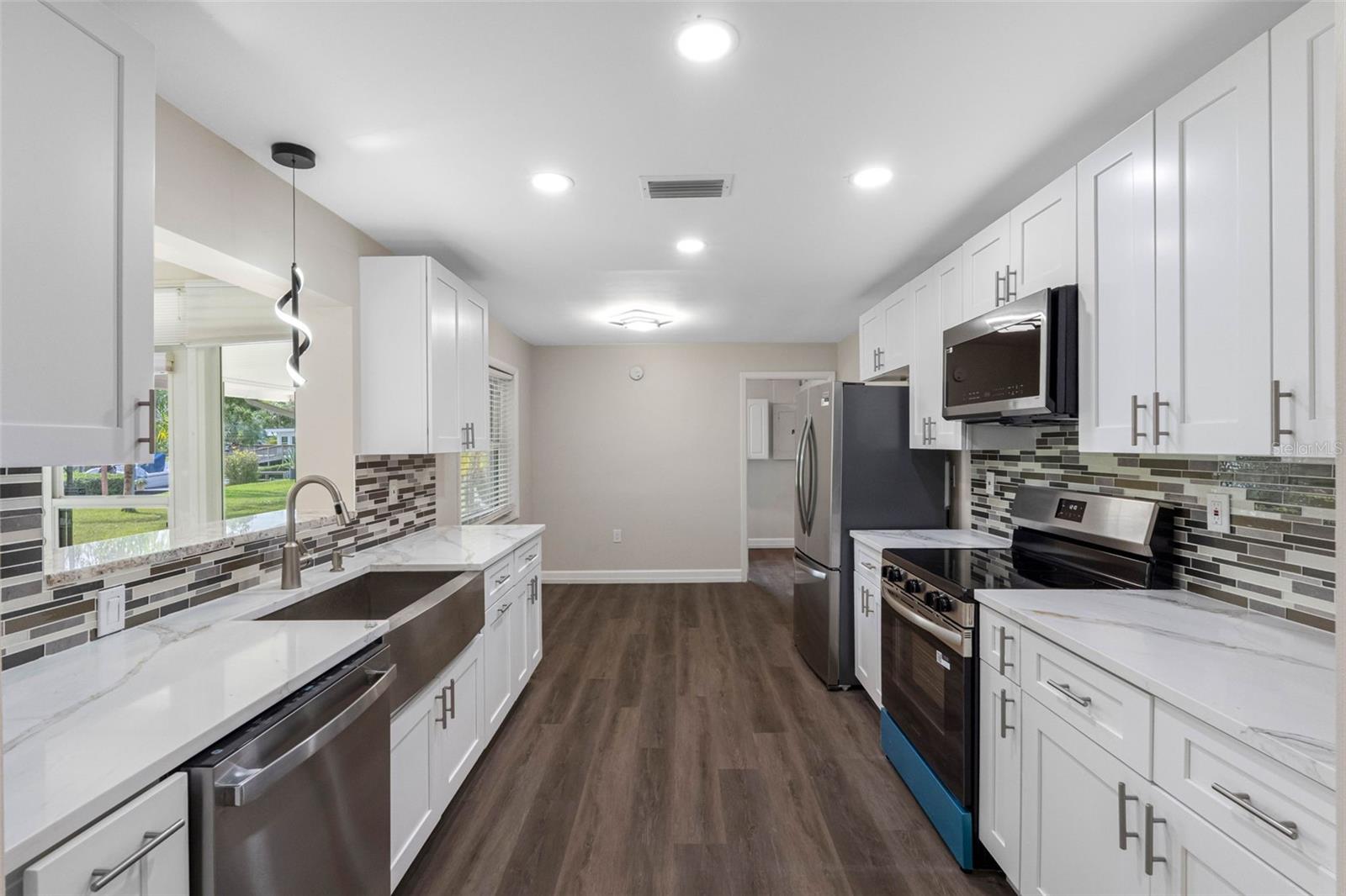 Listing photo id 7 for 624 Orange Street