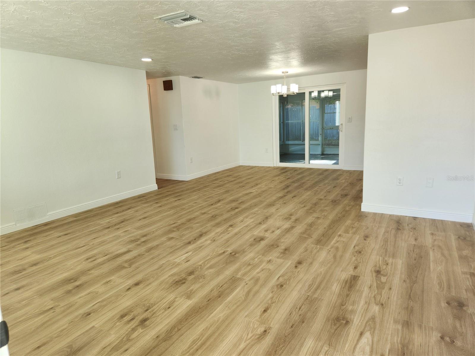 Image 2 of 7 For 6239 7th Avenue