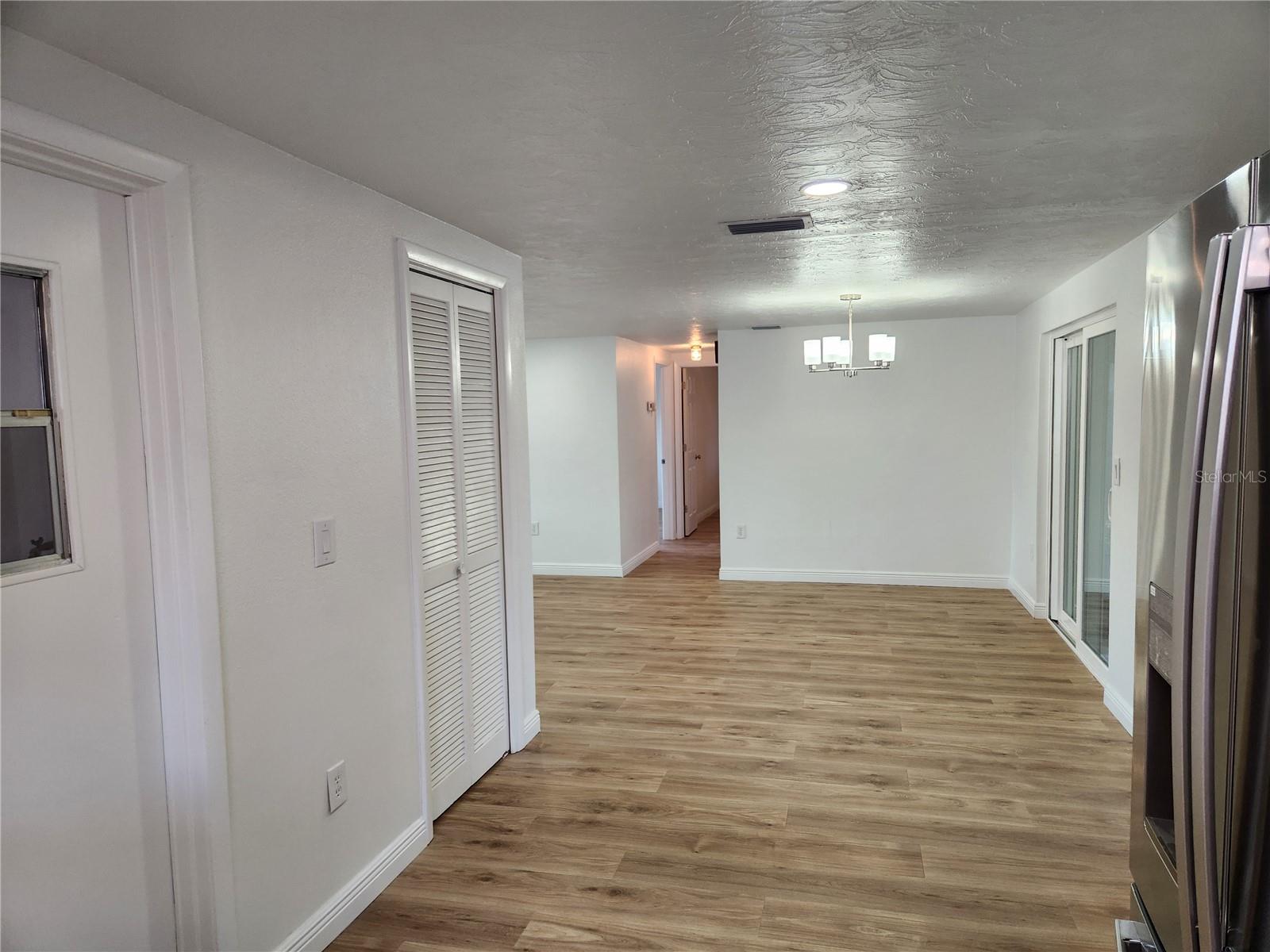 Image 6 of 7 For 6239 7th Avenue