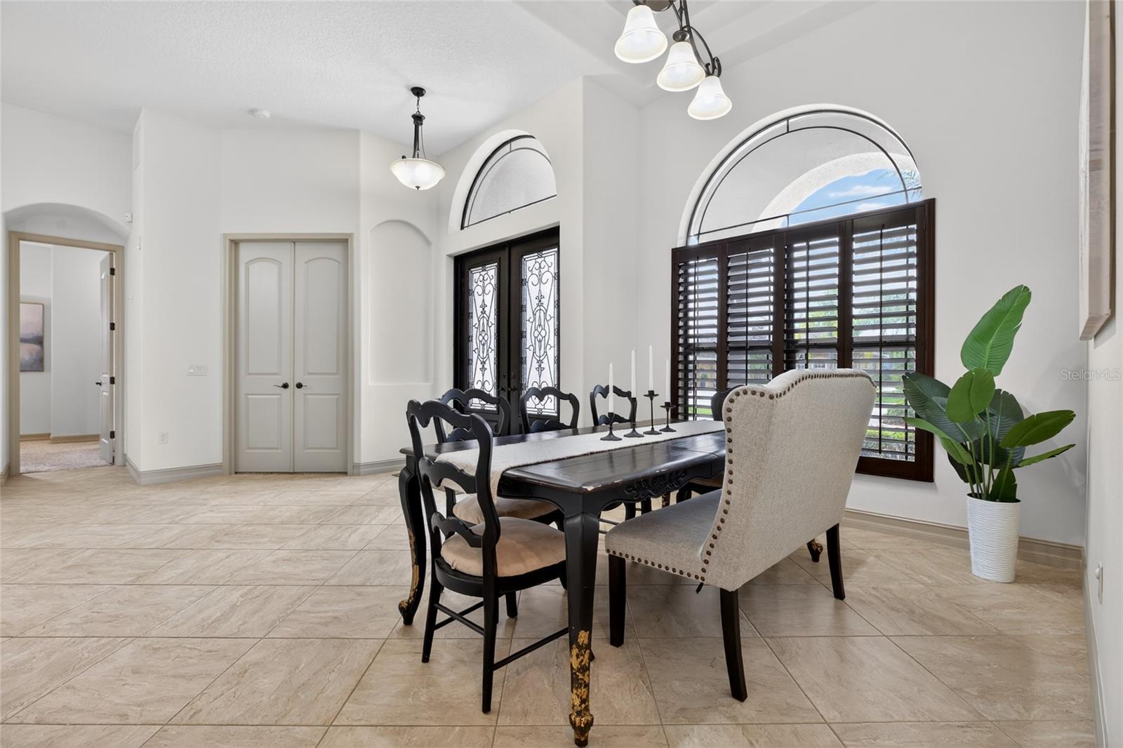 Listing photo id 13 for 1607 Abyss Drive