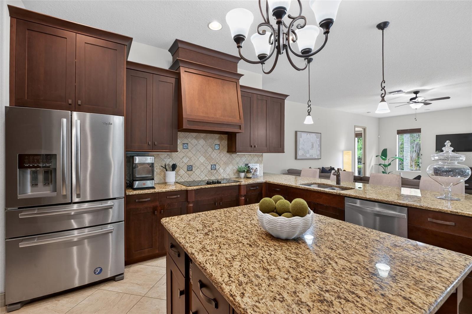 Listing photo id 36 for 1607 Abyss Drive