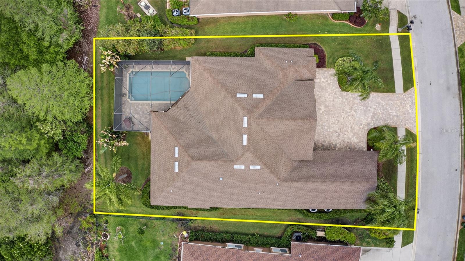 Listing photo id 2 for 1607 Abyss Drive