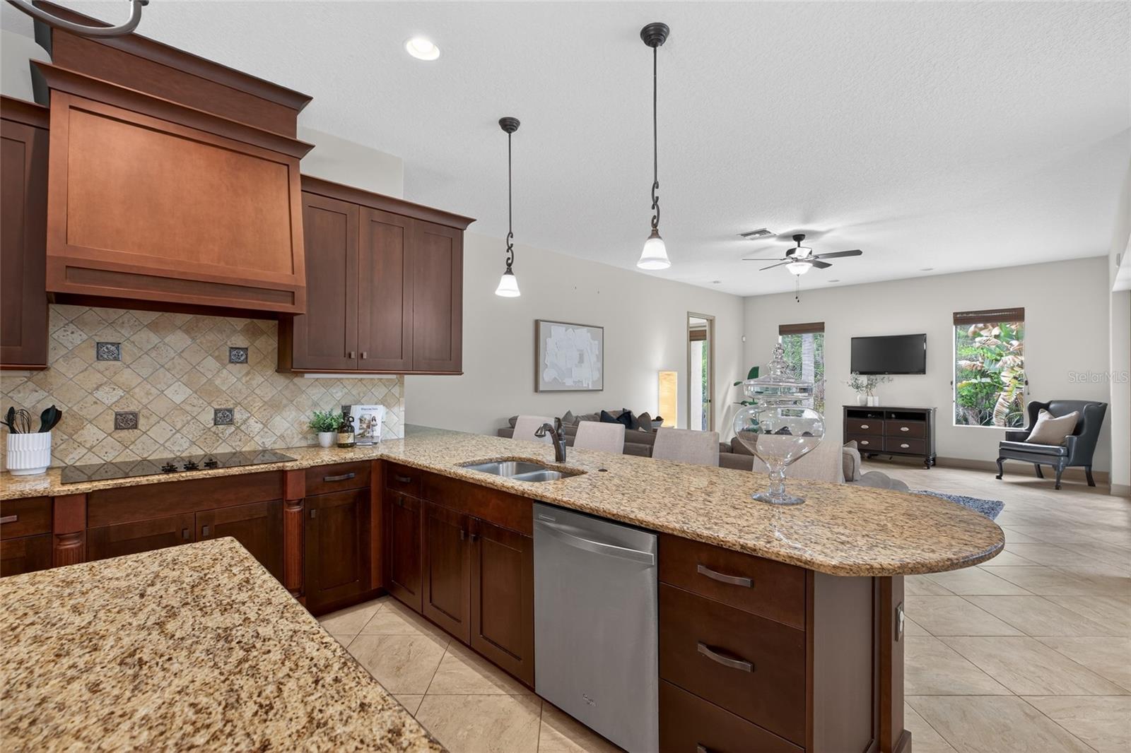 Listing photo id 40 for 1607 Abyss Drive