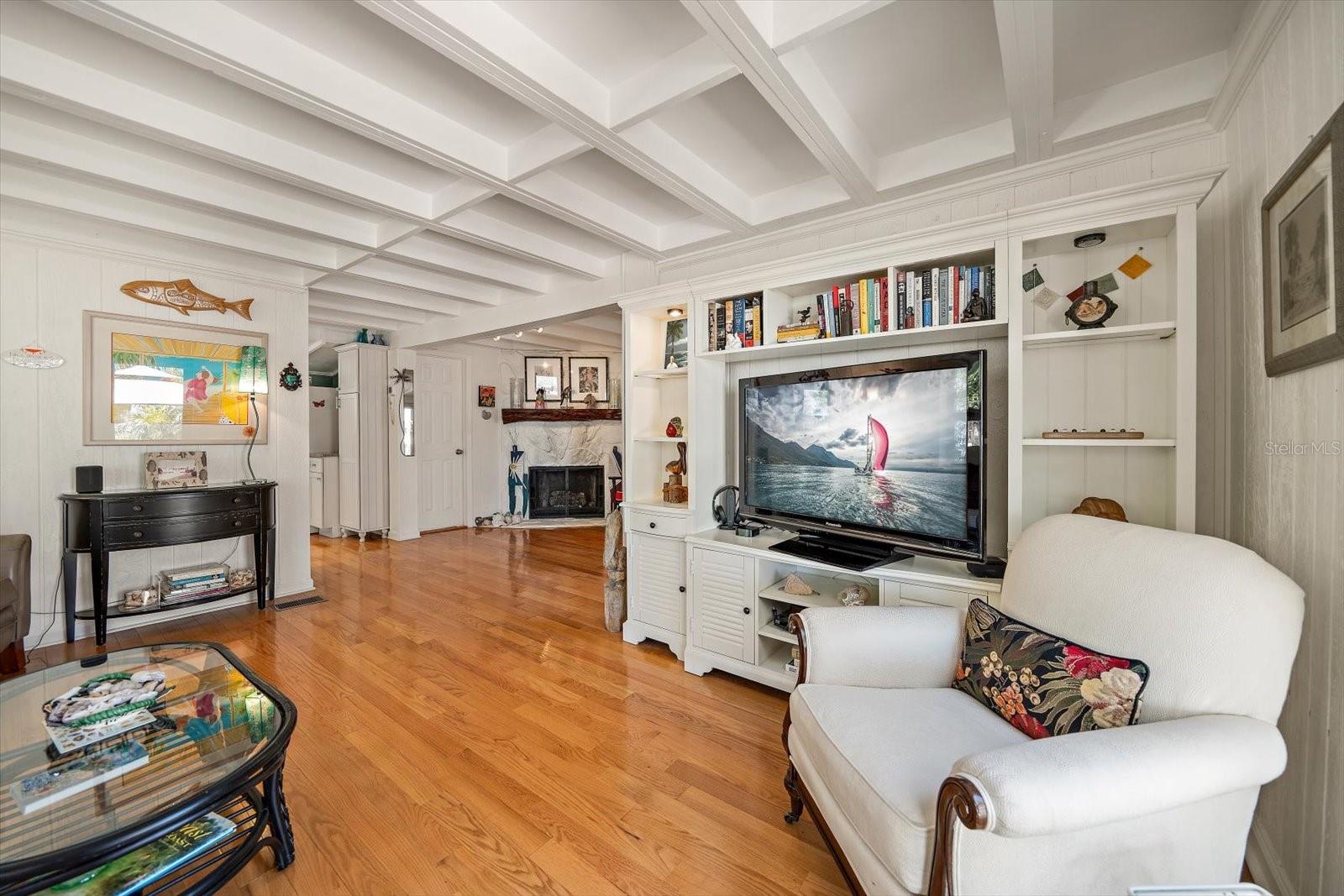 Image 11 of 45 For 8403 Gulf Boulevard