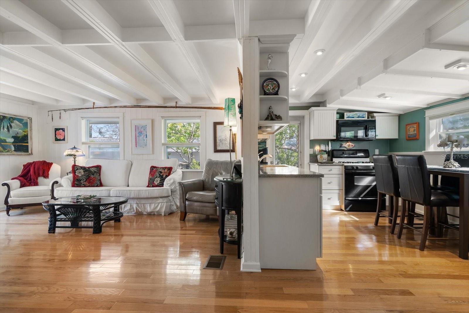 Image 12 of 45 For 8403 Gulf Boulevard