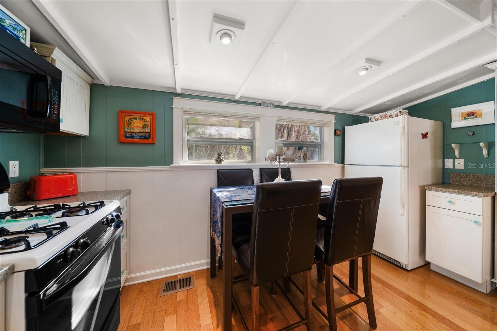 Image 17 of 45 For 8403 Gulf Boulevard