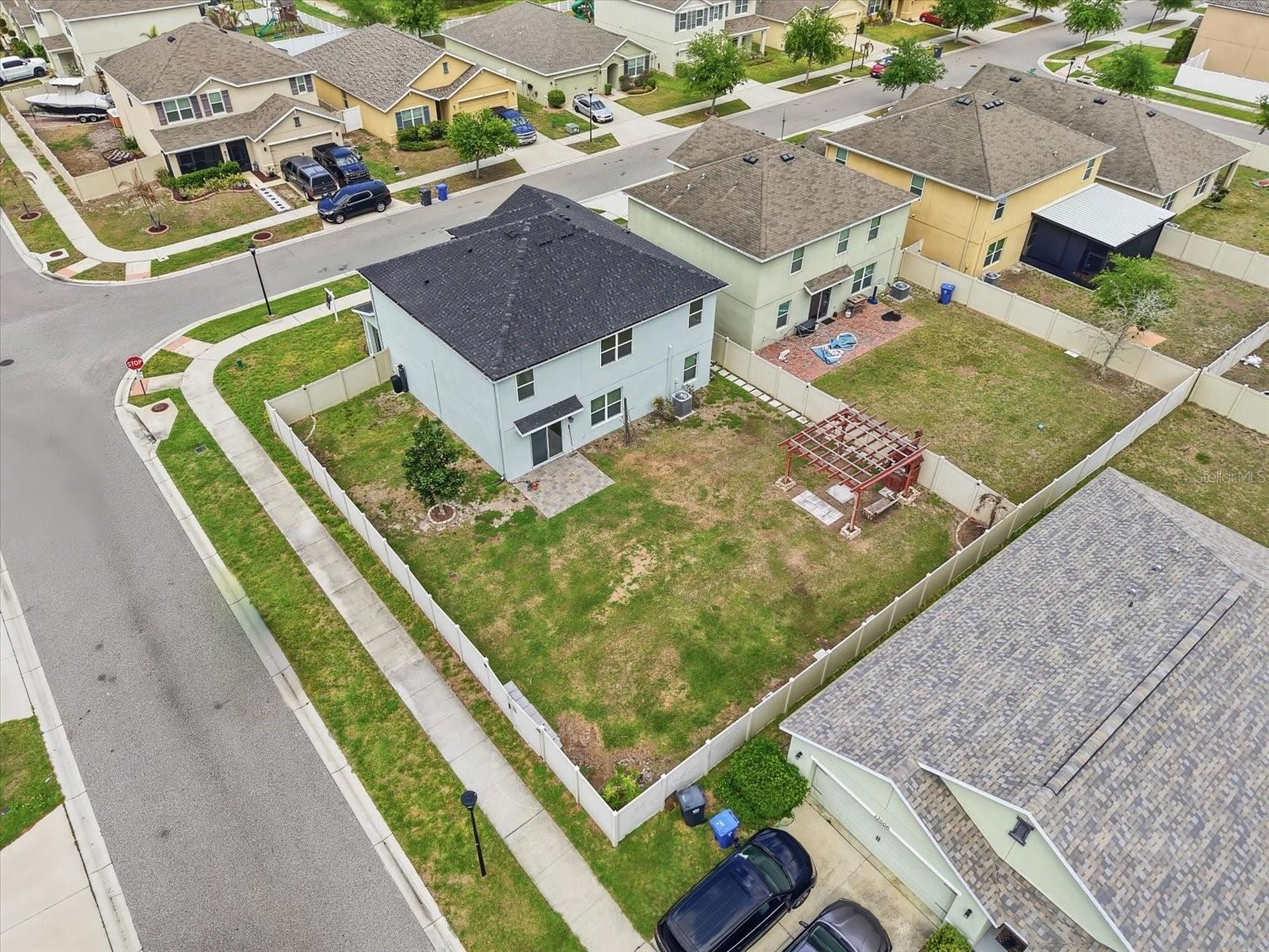 Listing photo id 32 for 8201 Bilston Village Lane