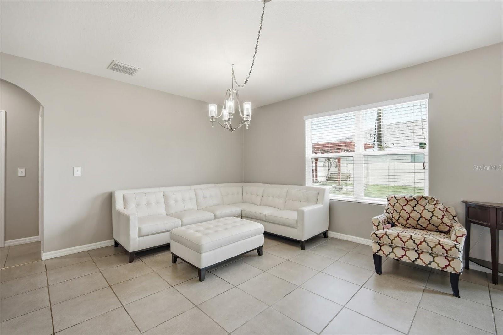 Listing photo id 4 for 8201 Bilston Village Lane