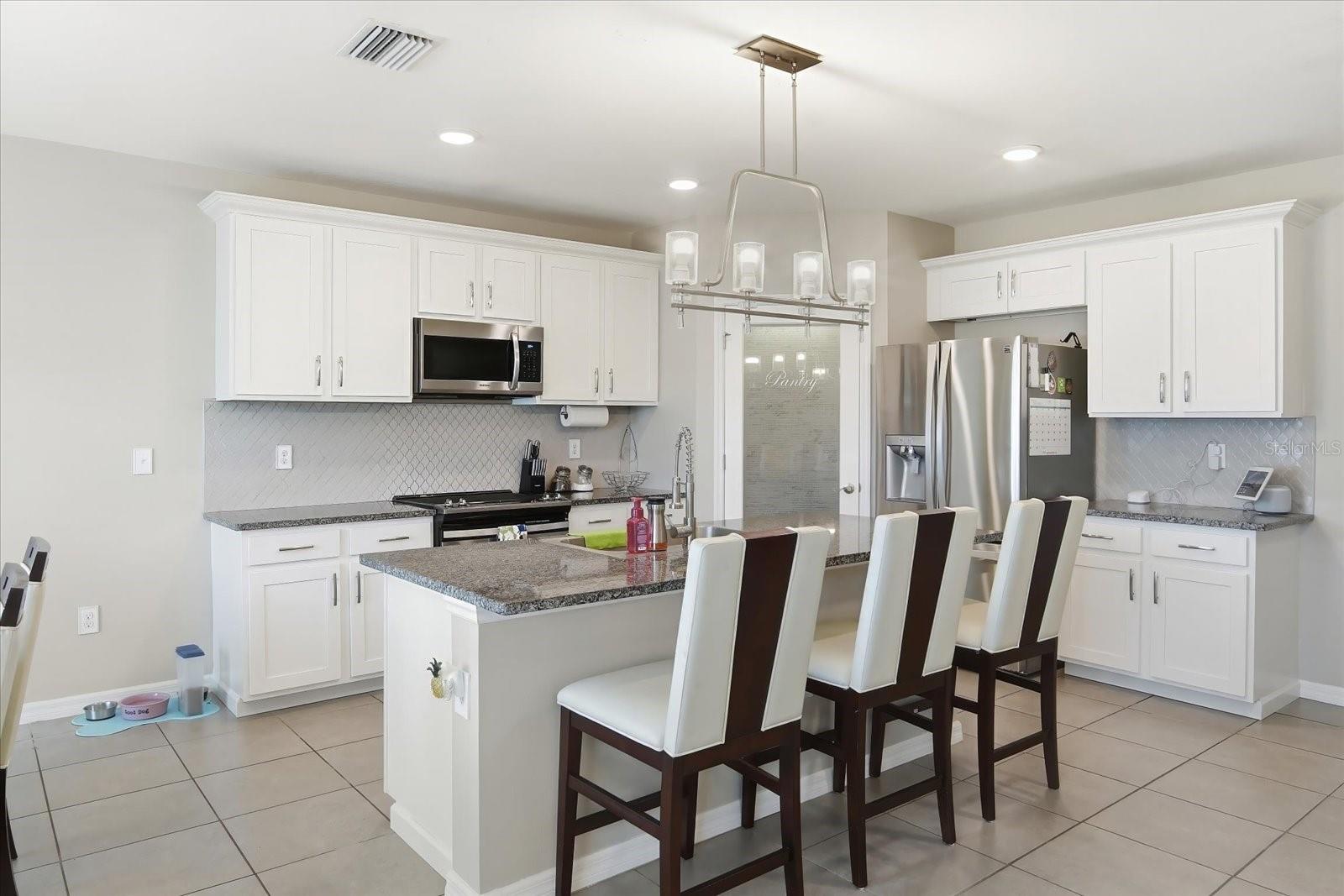 Listing photo id 6 for 8201 Bilston Village Lane