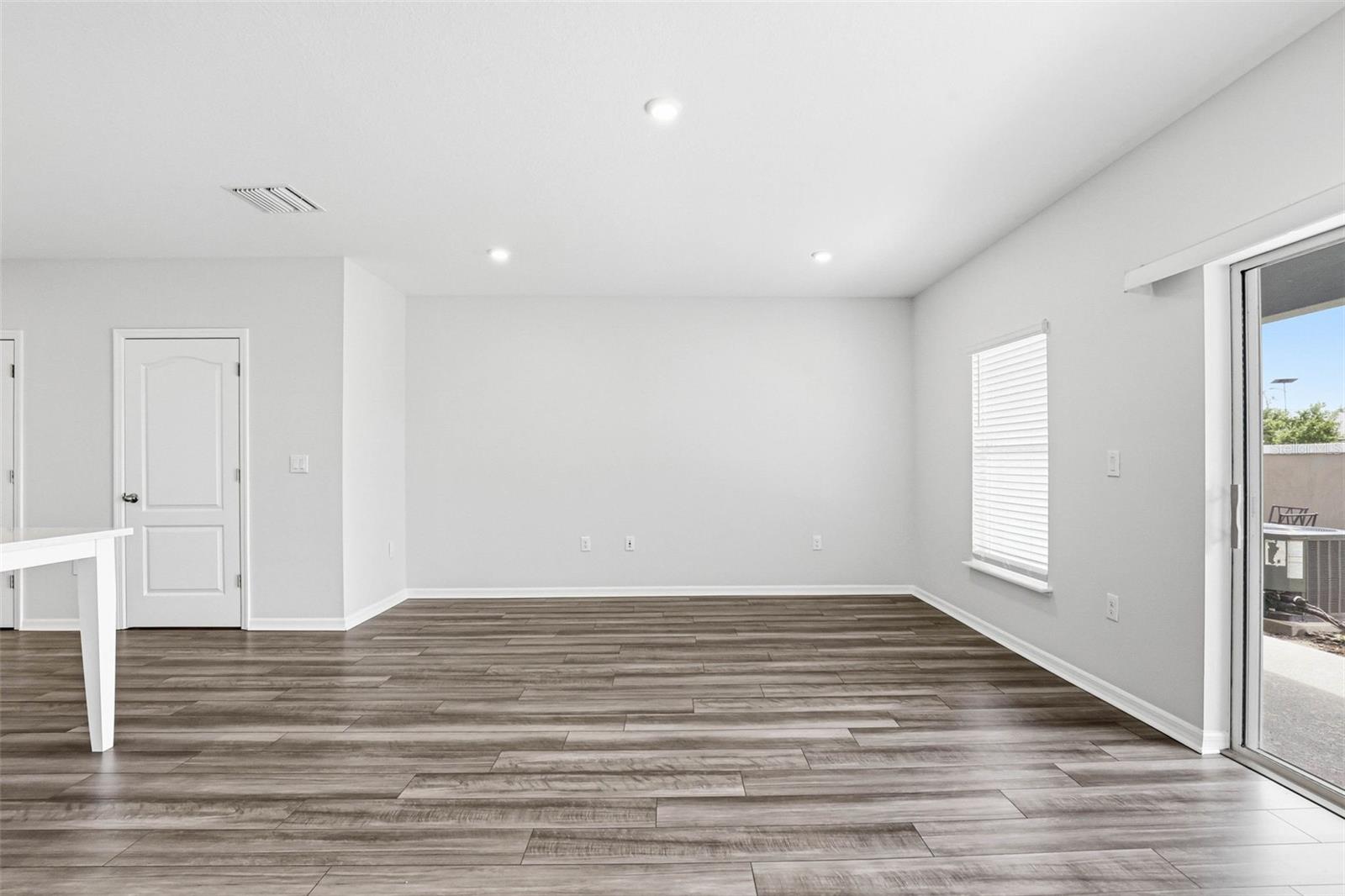 Image 4 of 68 For 10715 Ironwood Tree Way