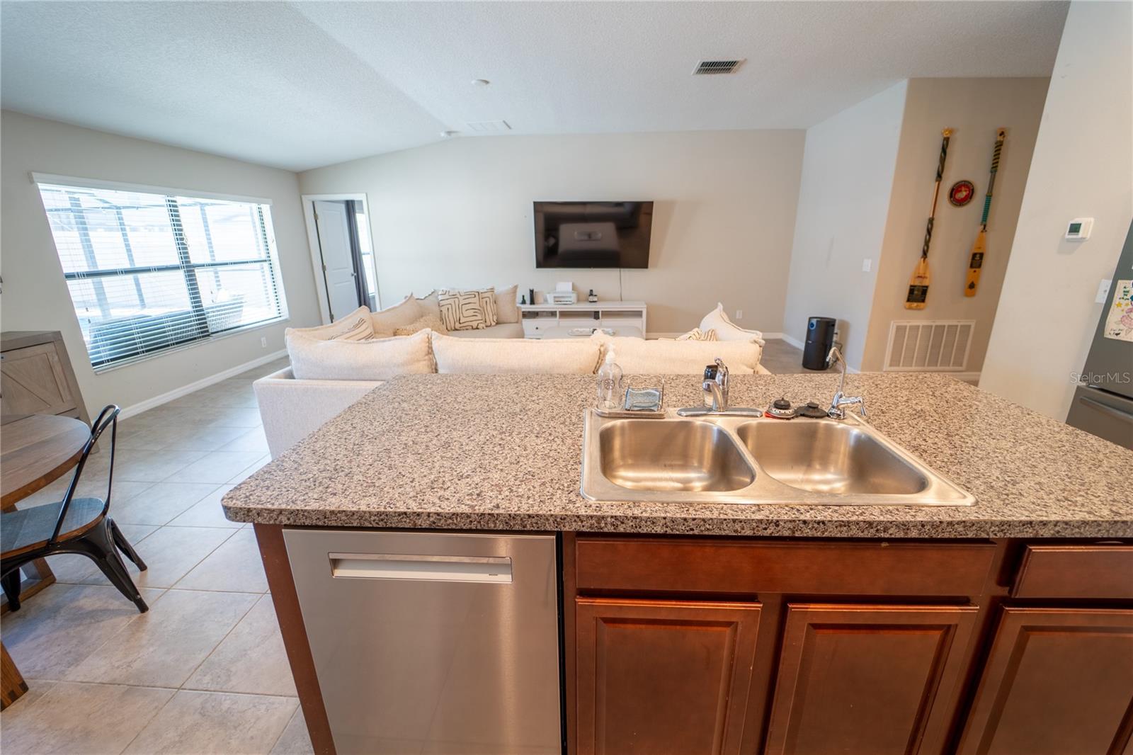 Listing photo id 9 for 9708 Sage Creek Drive